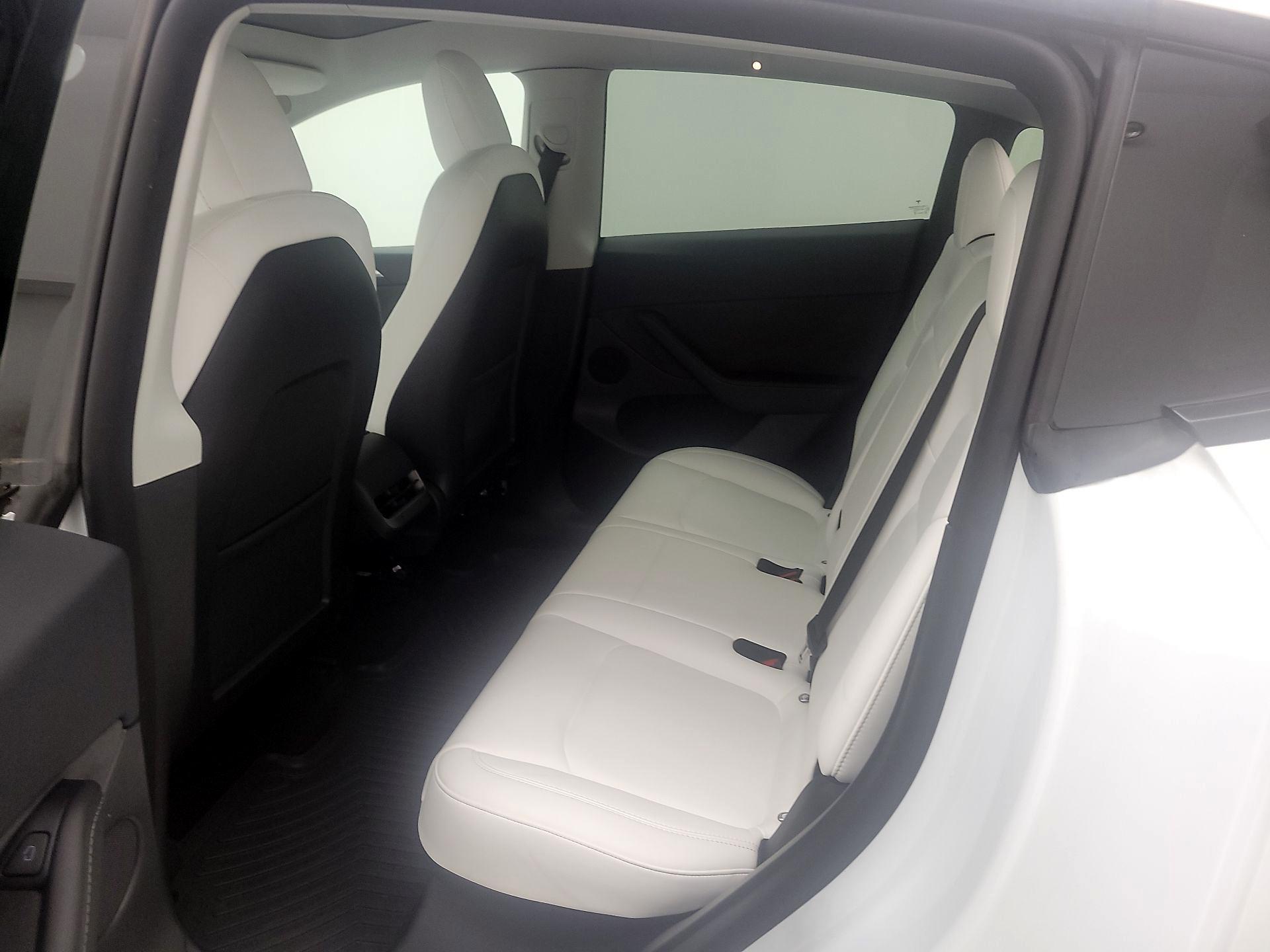 Thumbnail: 2022 Tesla Model Y - 18