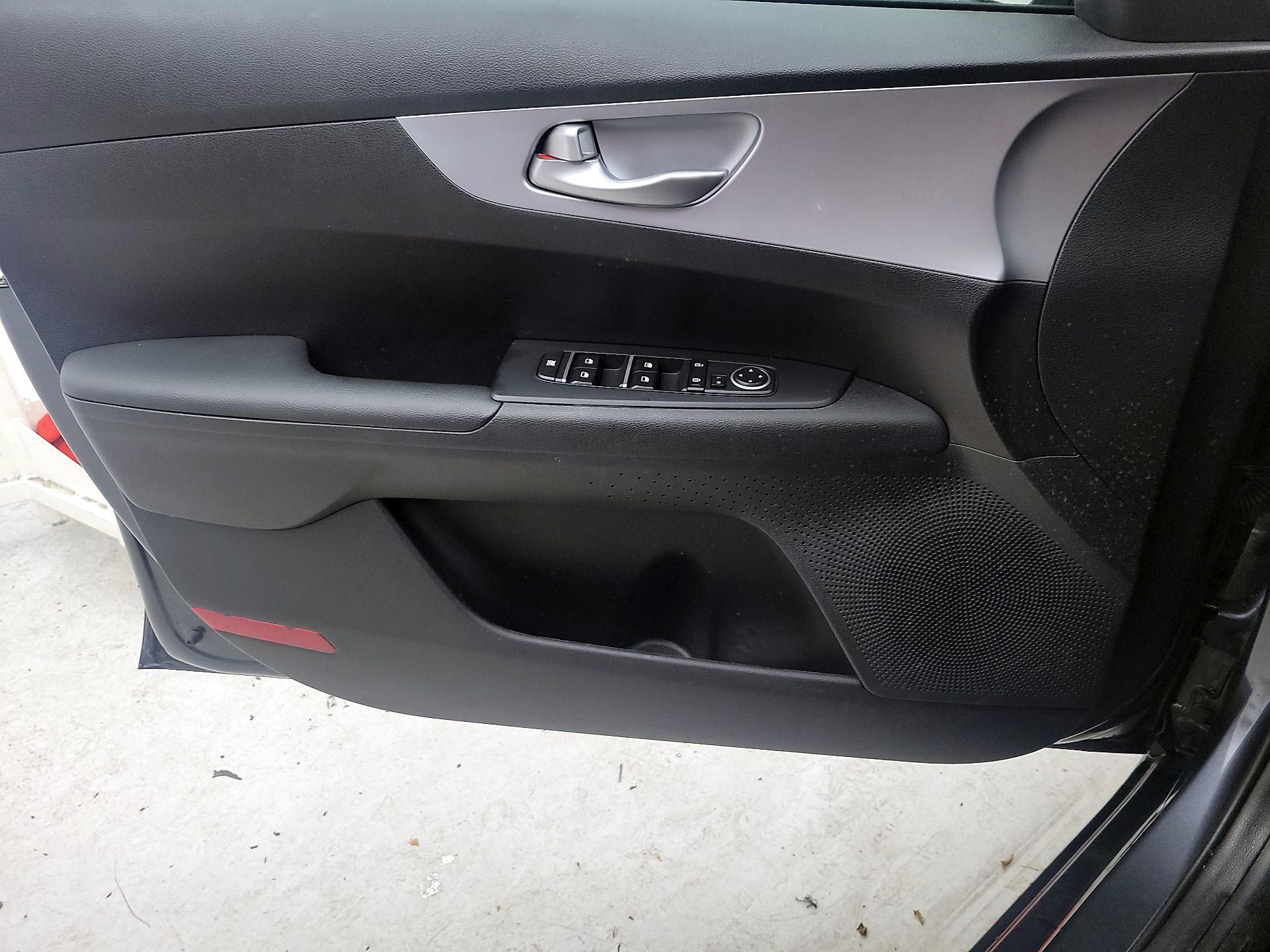 Thumbnail: 2024 Kia Forte - 12