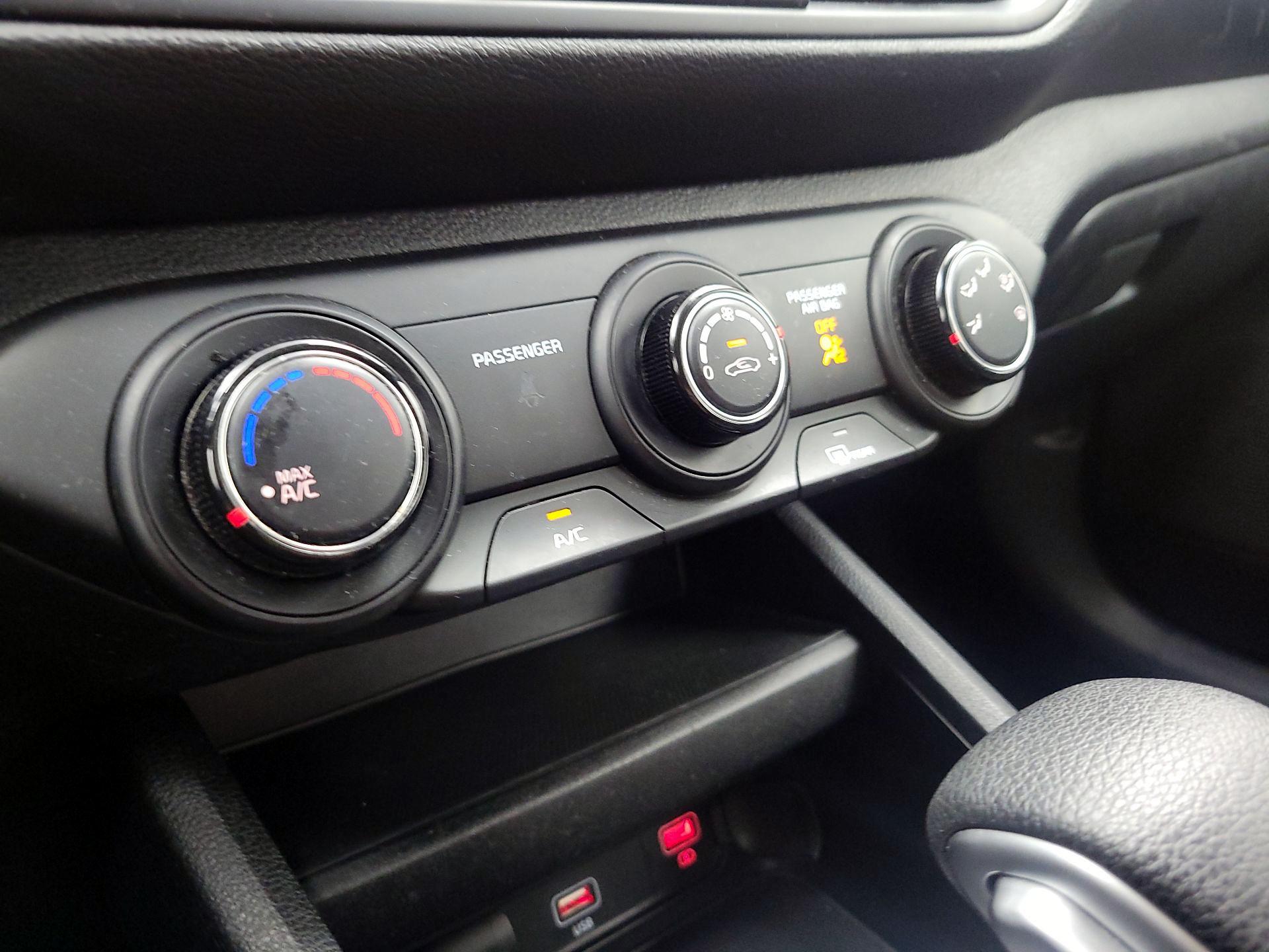 Thumbnail: 2024 Kia Forte - 16