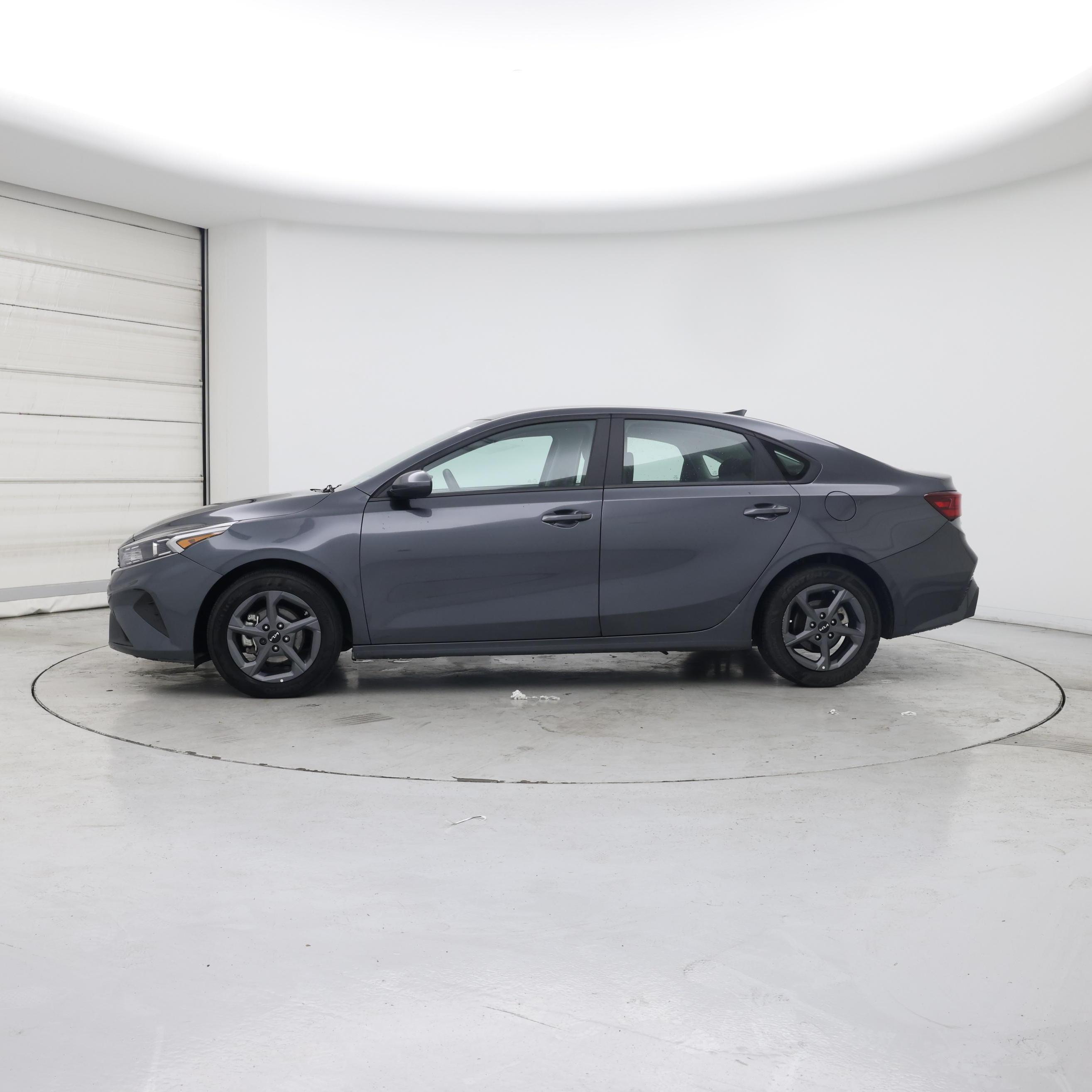 Thumbnail: 2024 Kia Forte - 3