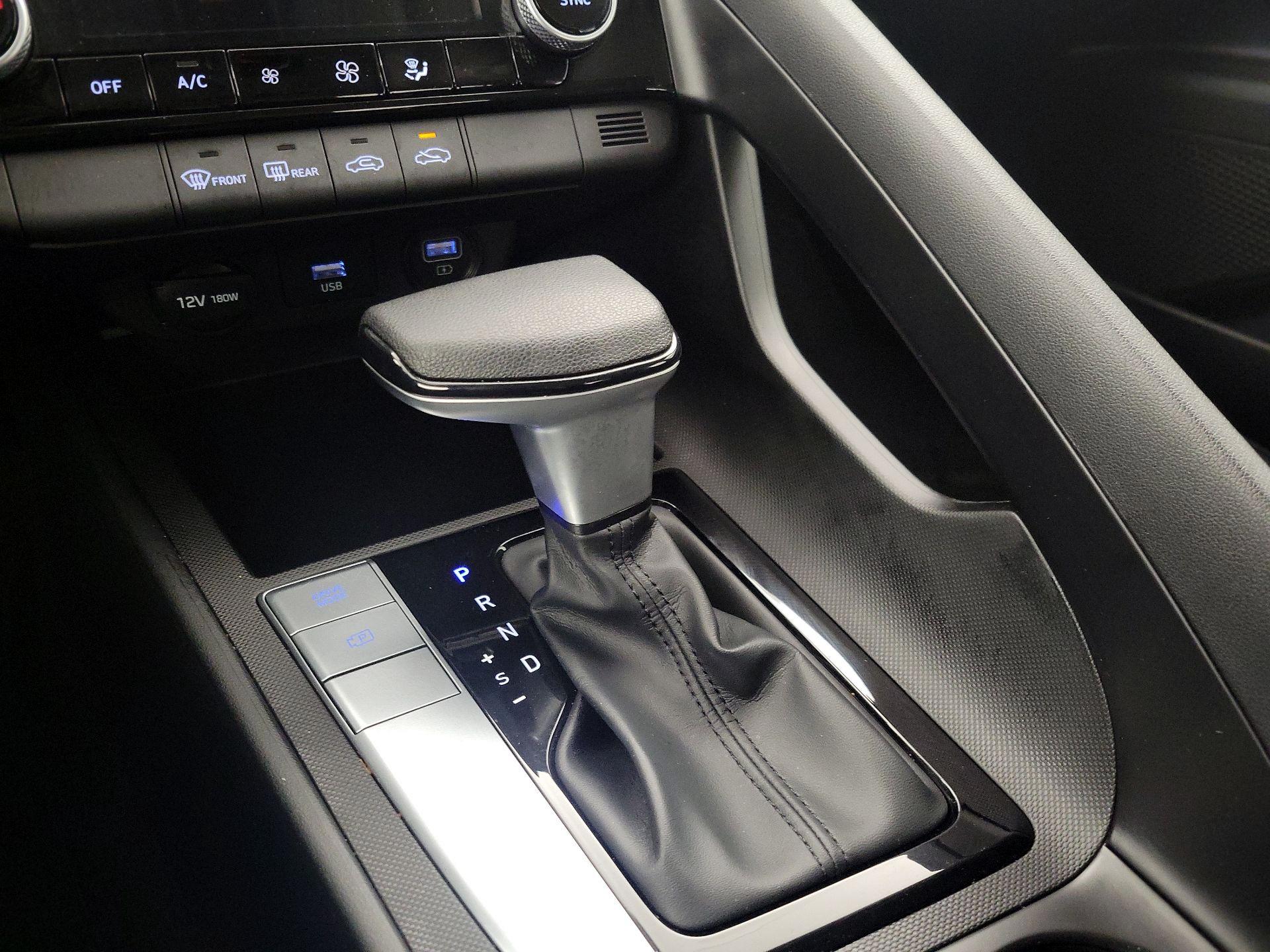 Thumbnail: 2021 Hyundai Elantra - 17