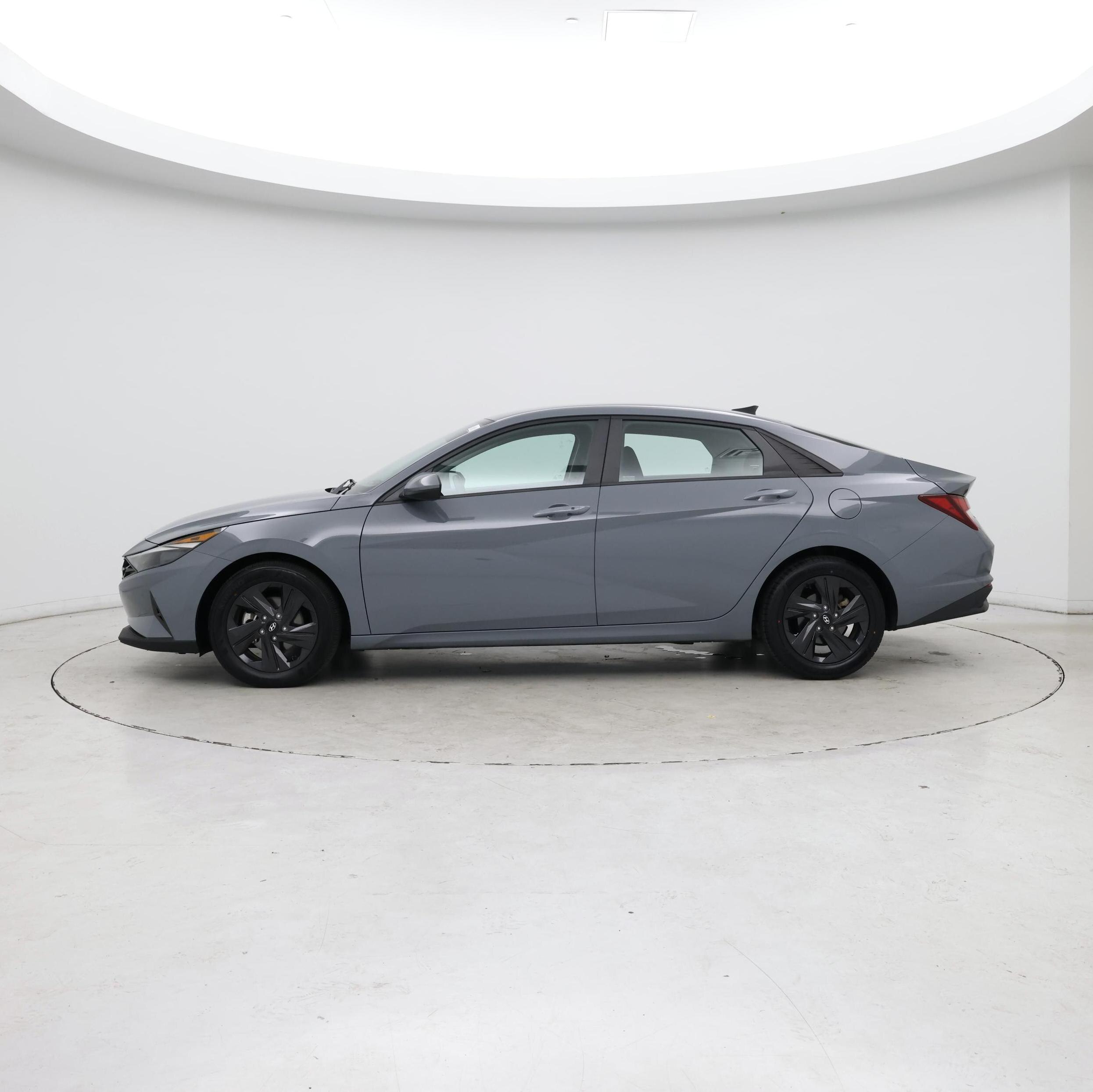 Thumbnail: 2021 Hyundai Elantra - 3