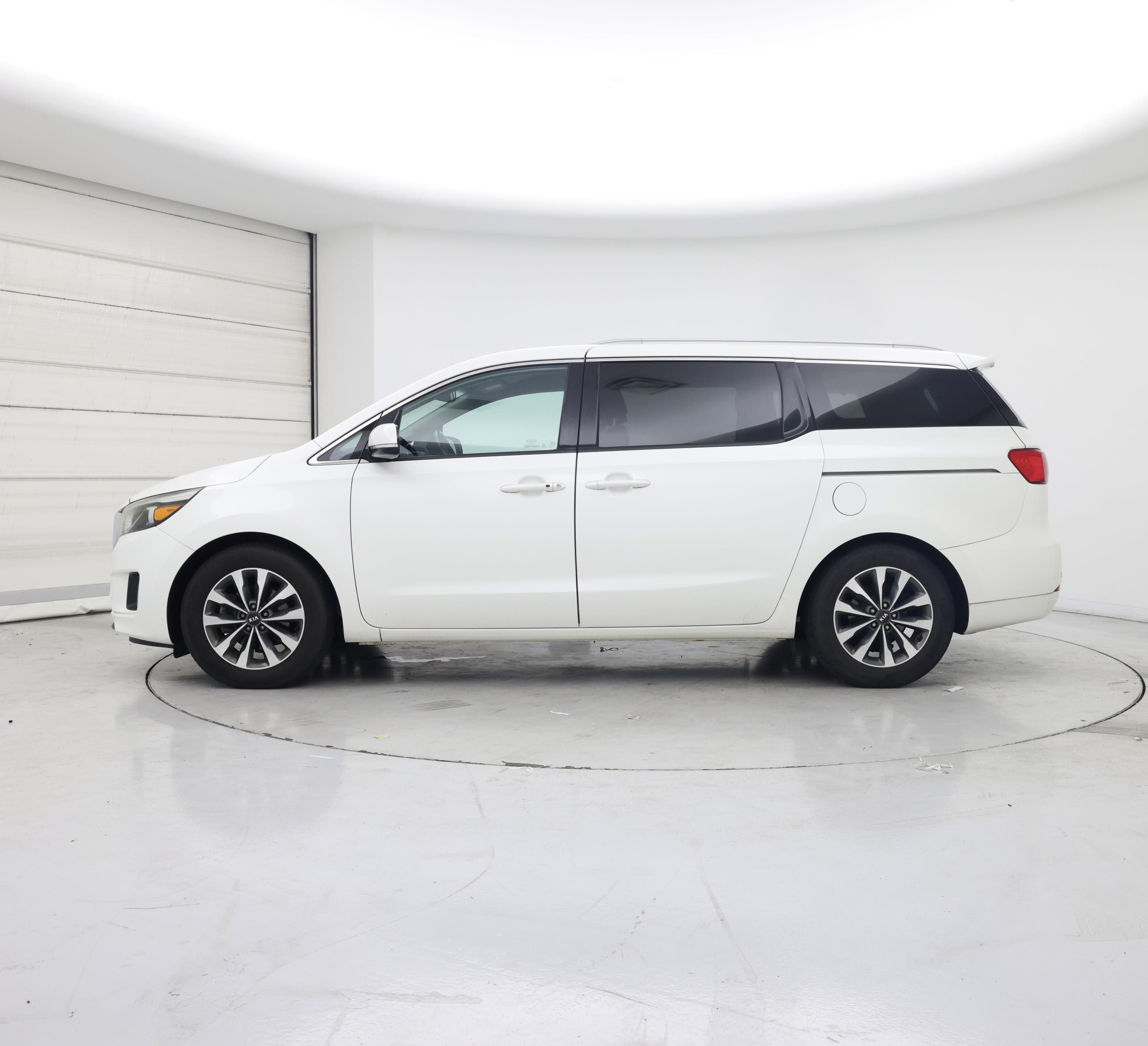 Thumbnail: 2015 Kia Sedona - 3