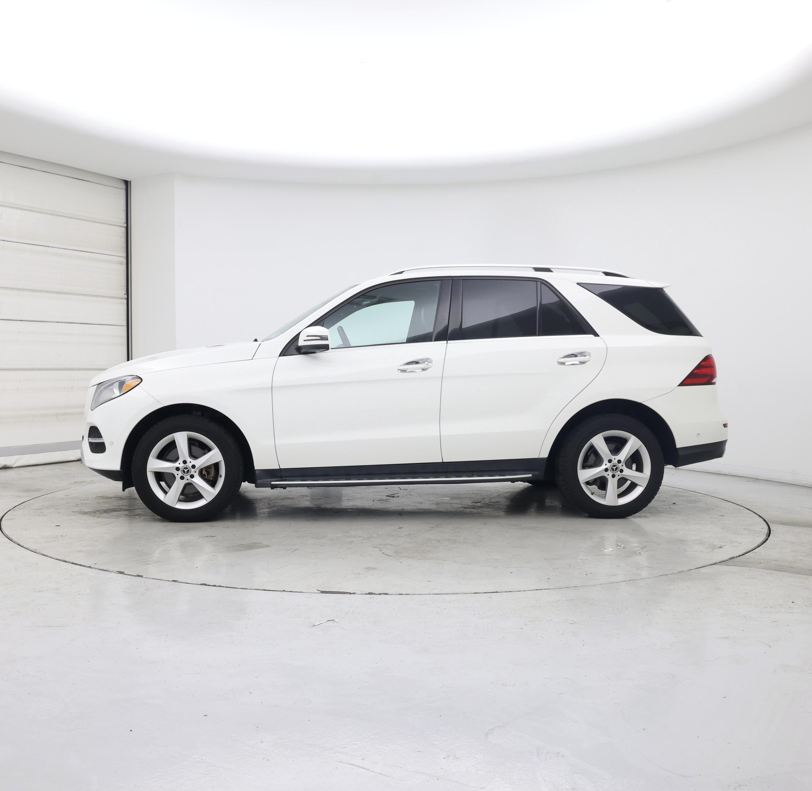 Thumbnail: 2018 Mercedes-Benz GLE - 3