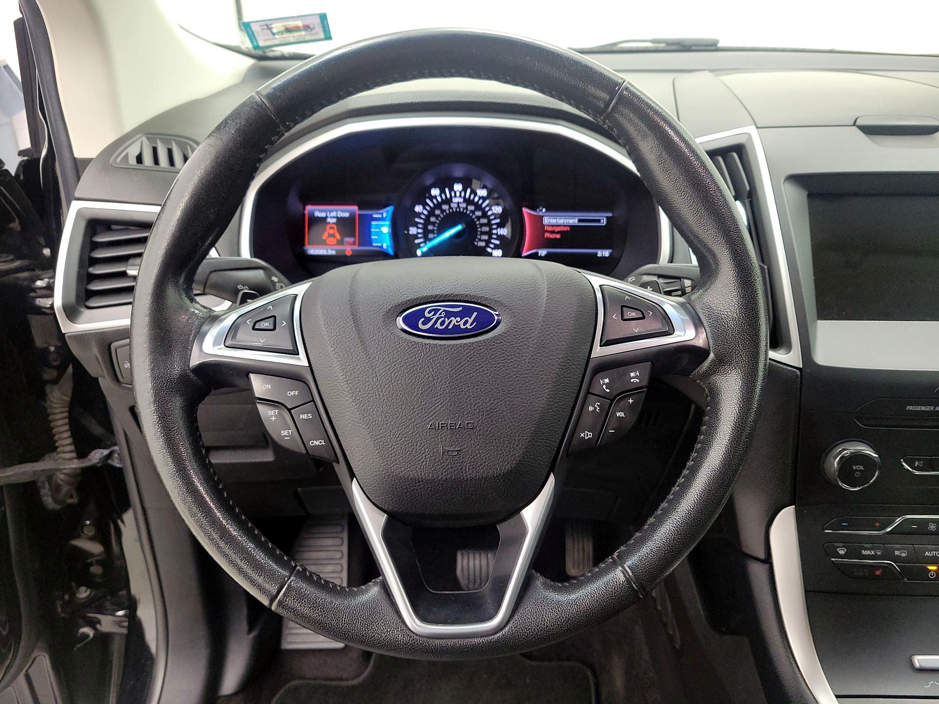 Thumbnail: 2017 Ford Edge - 10
