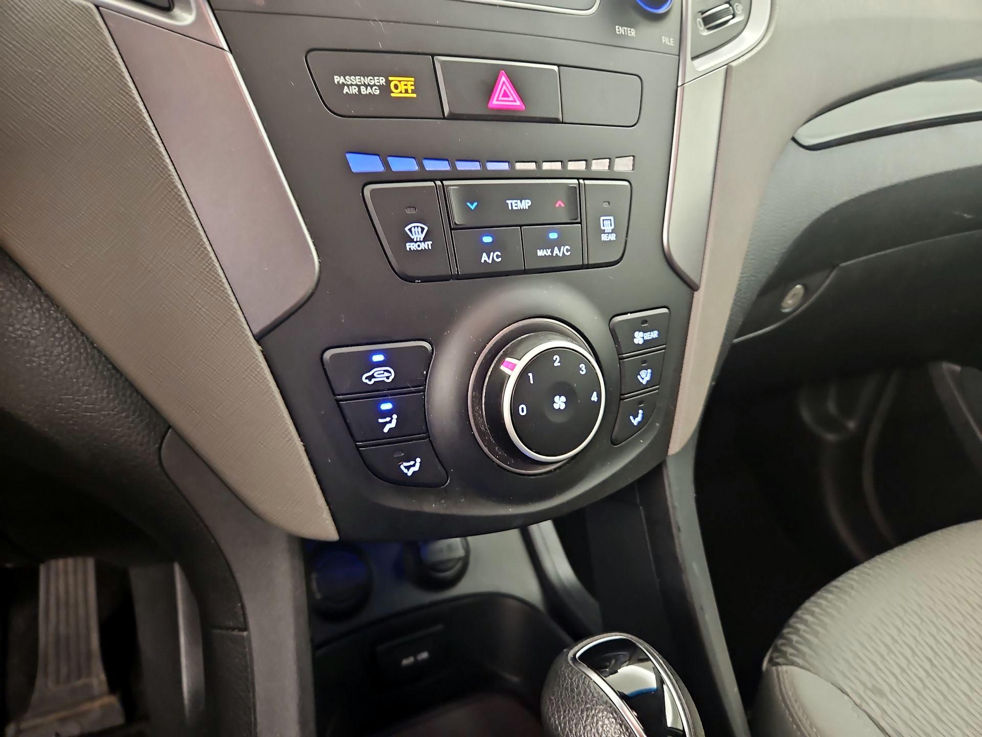 Thumbnail: 2016 Hyundai Santa Fe - 16