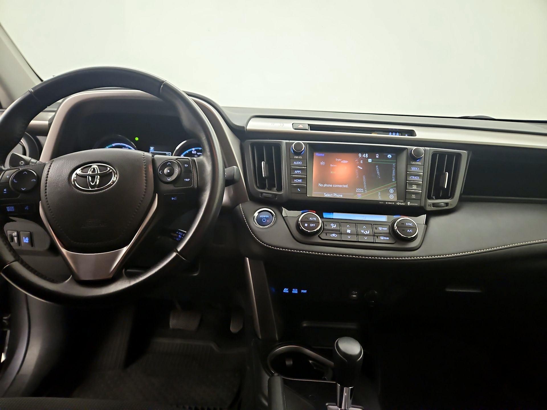 Thumbnail: 2017 Toyota RAV4 - 9