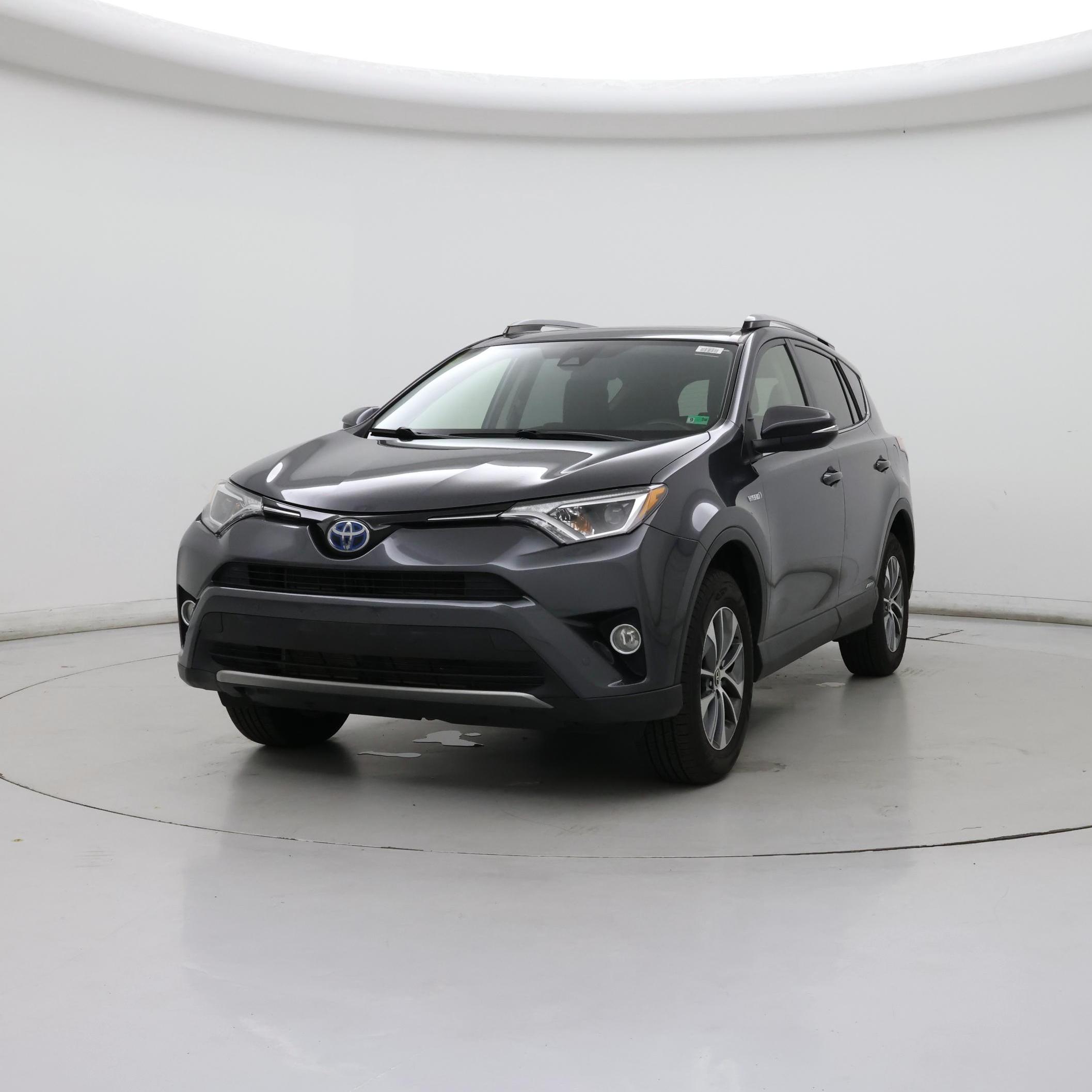 Thumbnail: 2017 Toyota RAV4 - 4