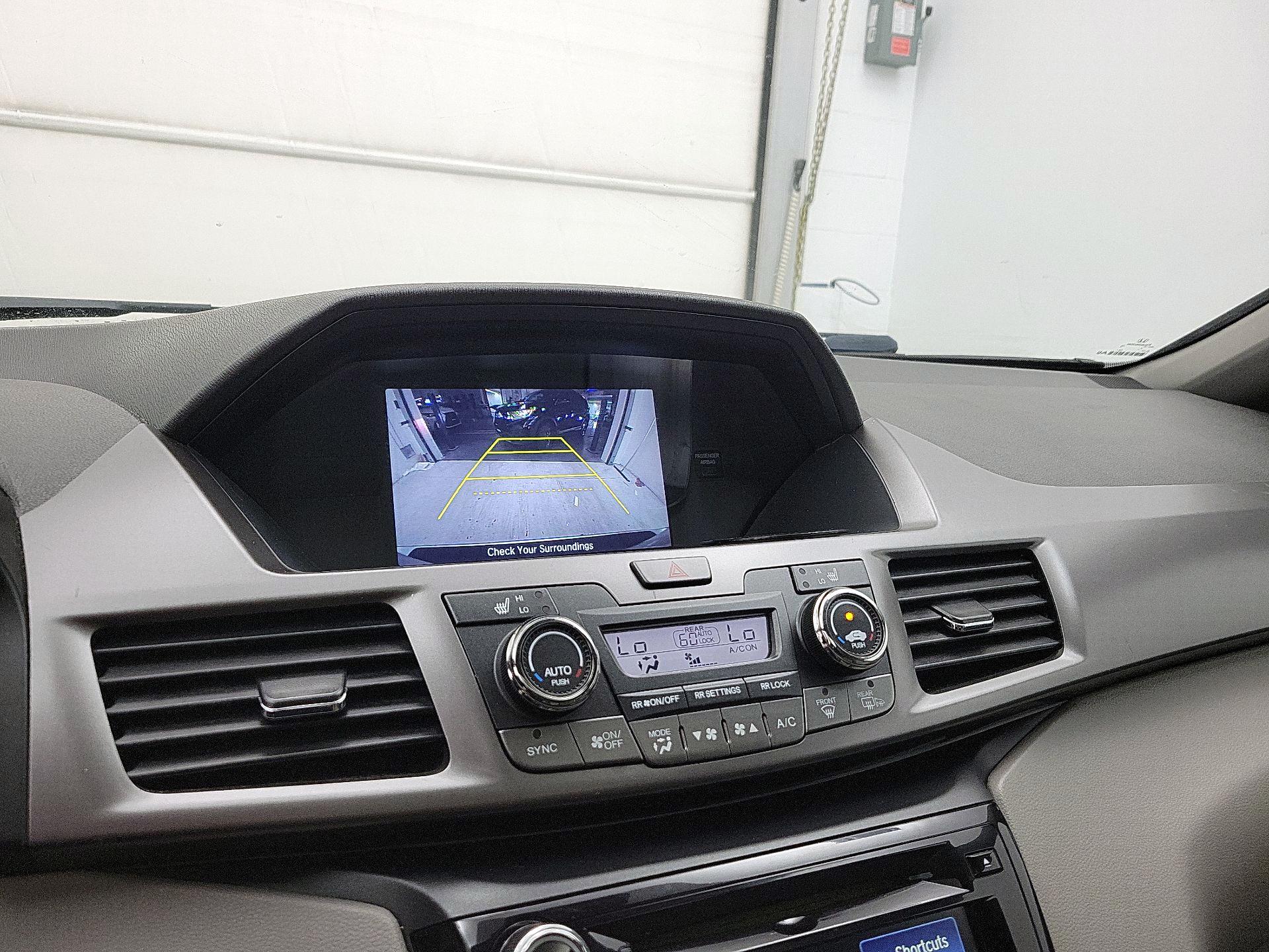 Thumbnail: 2015 Honda Odyssey - 14