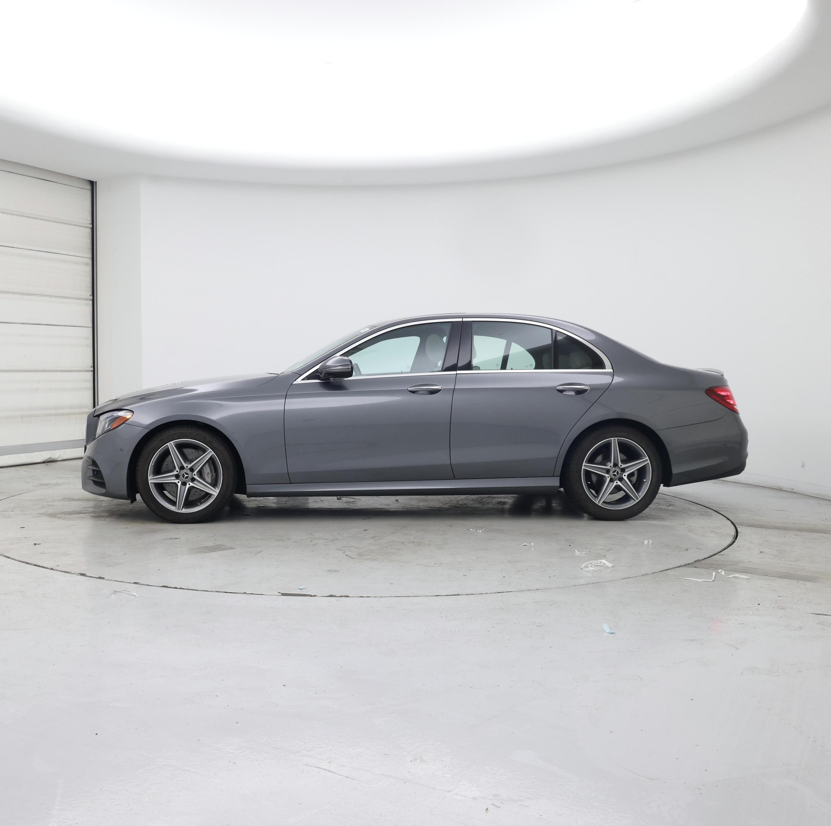 Thumbnail: 2018 Mercedes-Benz E-Class - 3