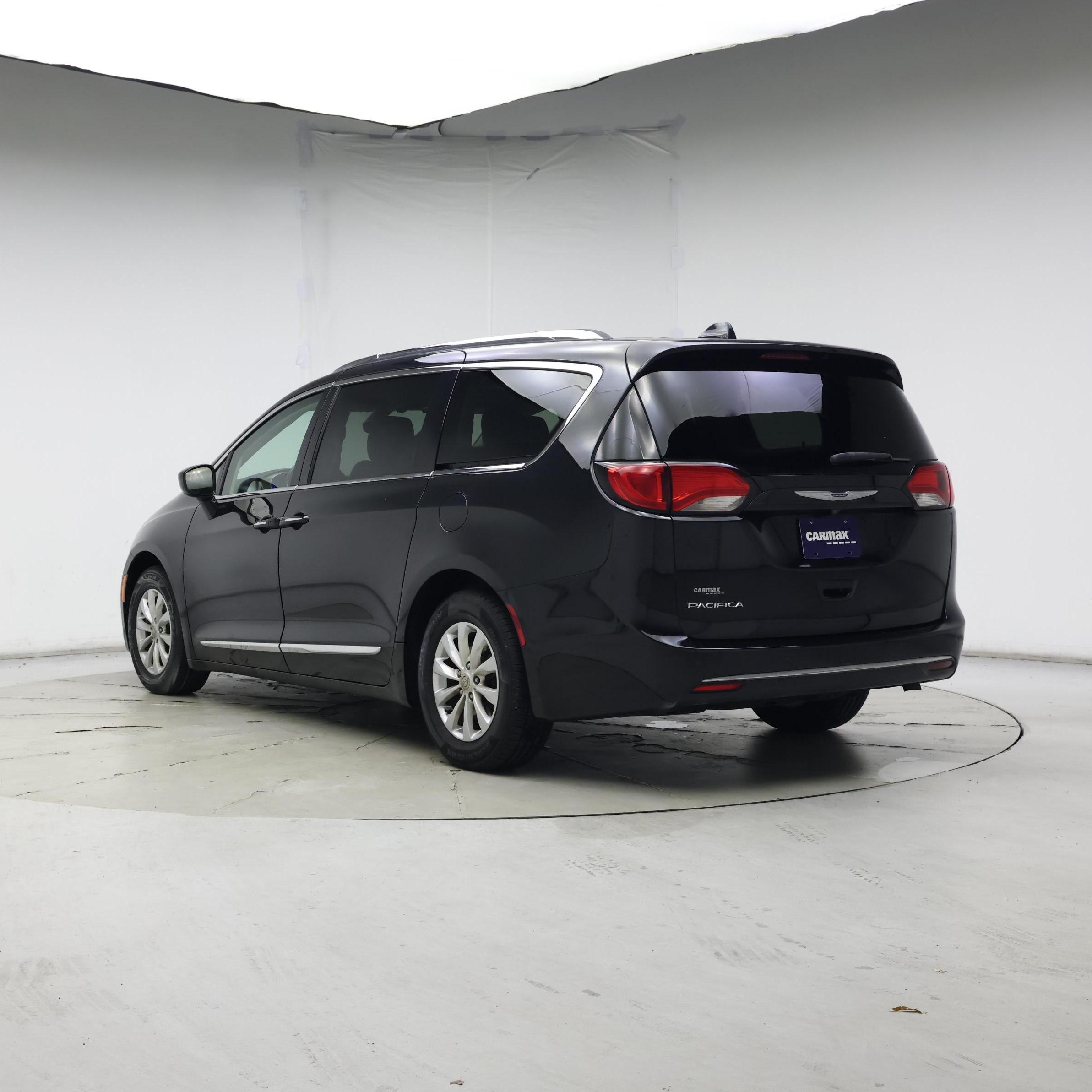 Thumbnail: 2019 Chrysler Pacifica - 2