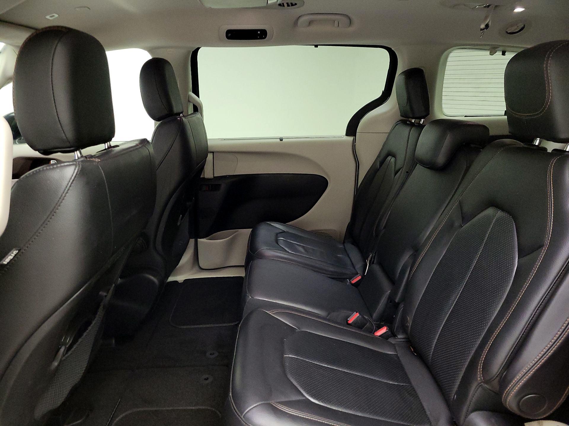Thumbnail: 2019 Chrysler Pacifica - 19