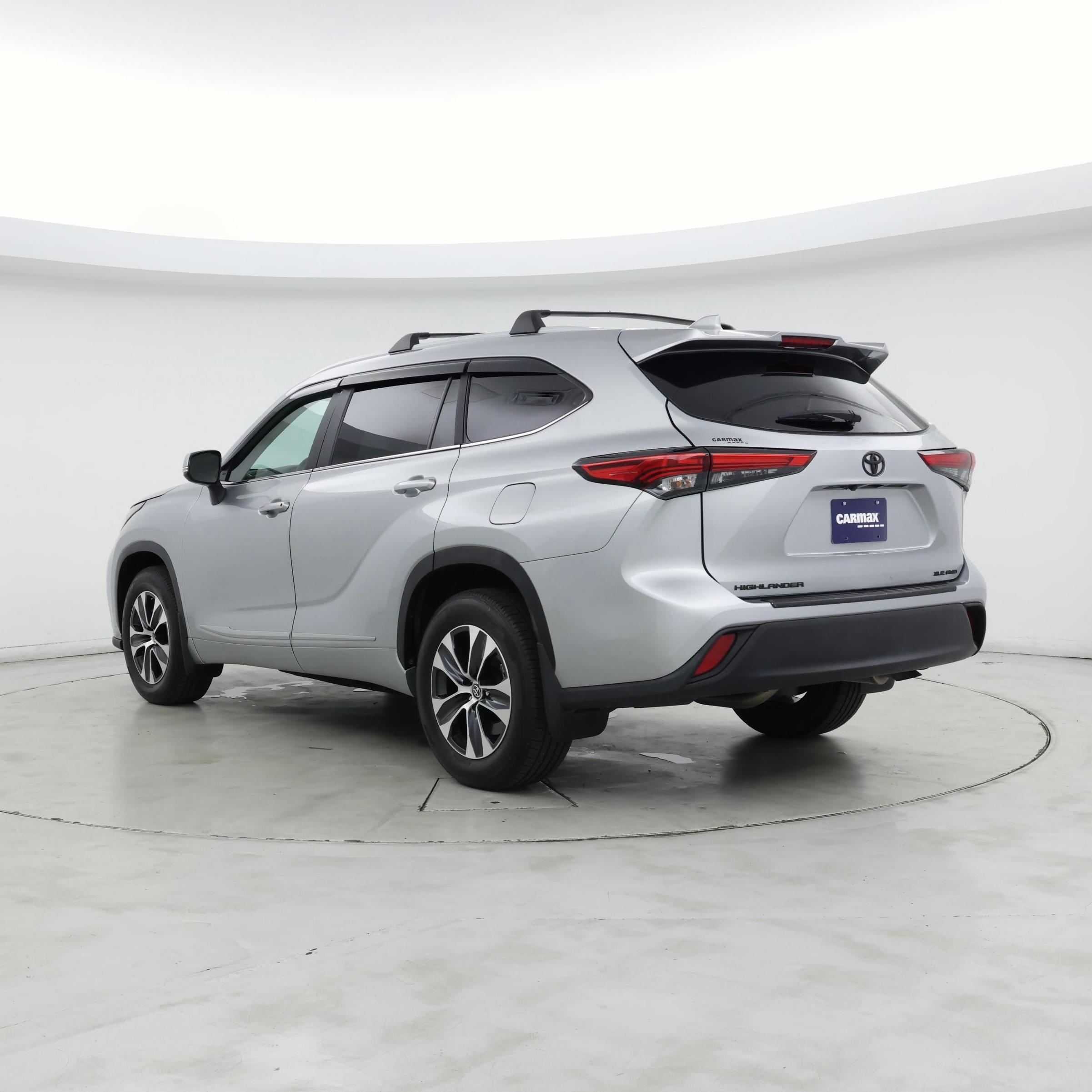 Thumbnail: 2023 Toyota Highlander - 2