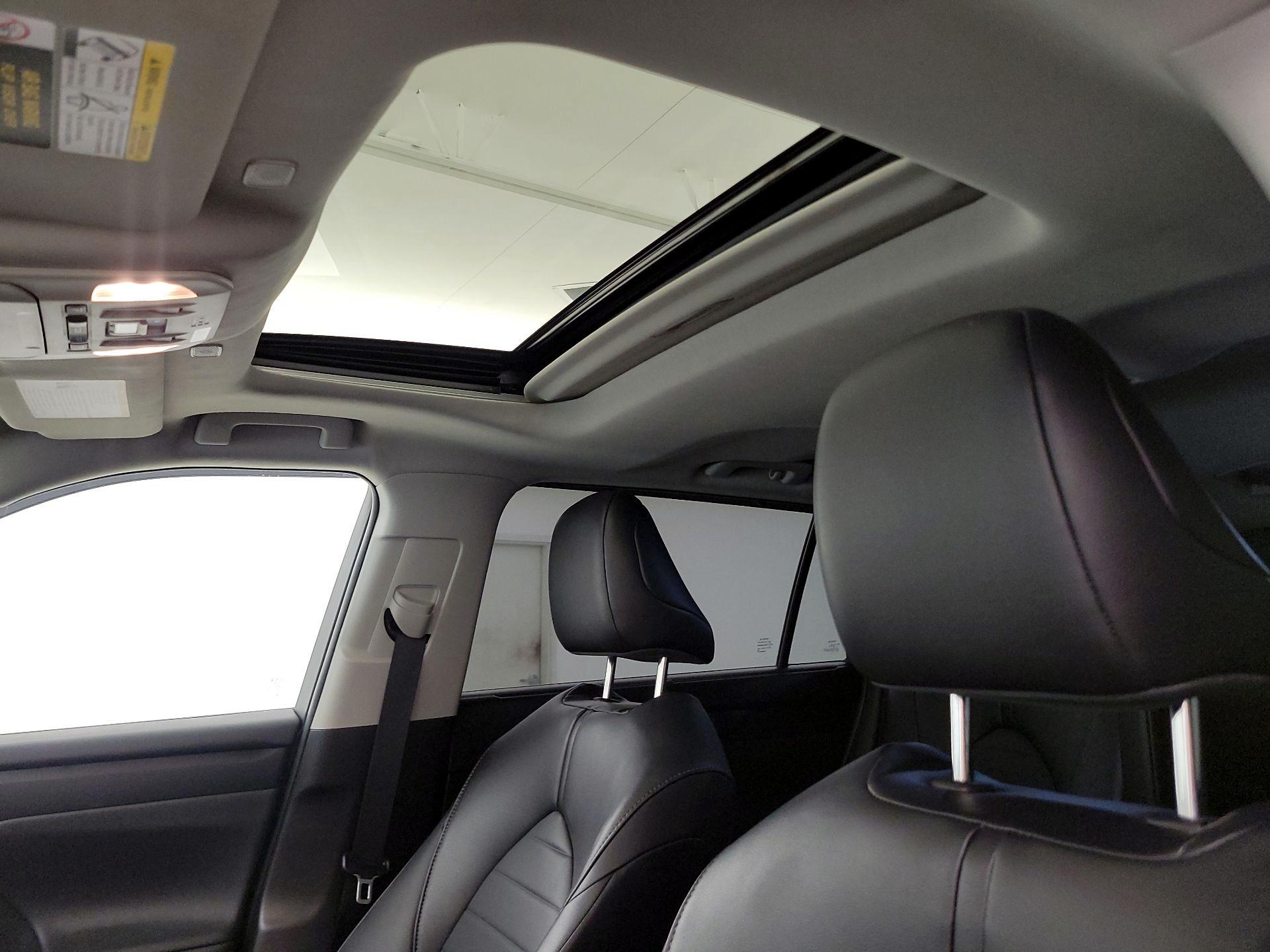 Thumbnail: 2023 Toyota Highlander - 19