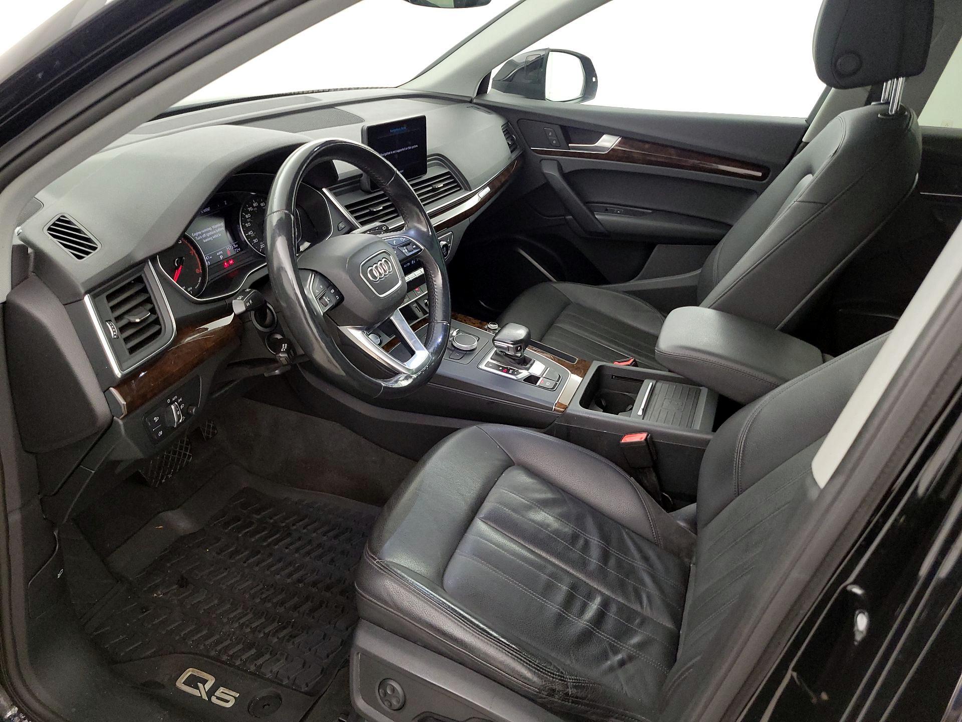 Thumbnail: 2020 Audi Q5 - 11