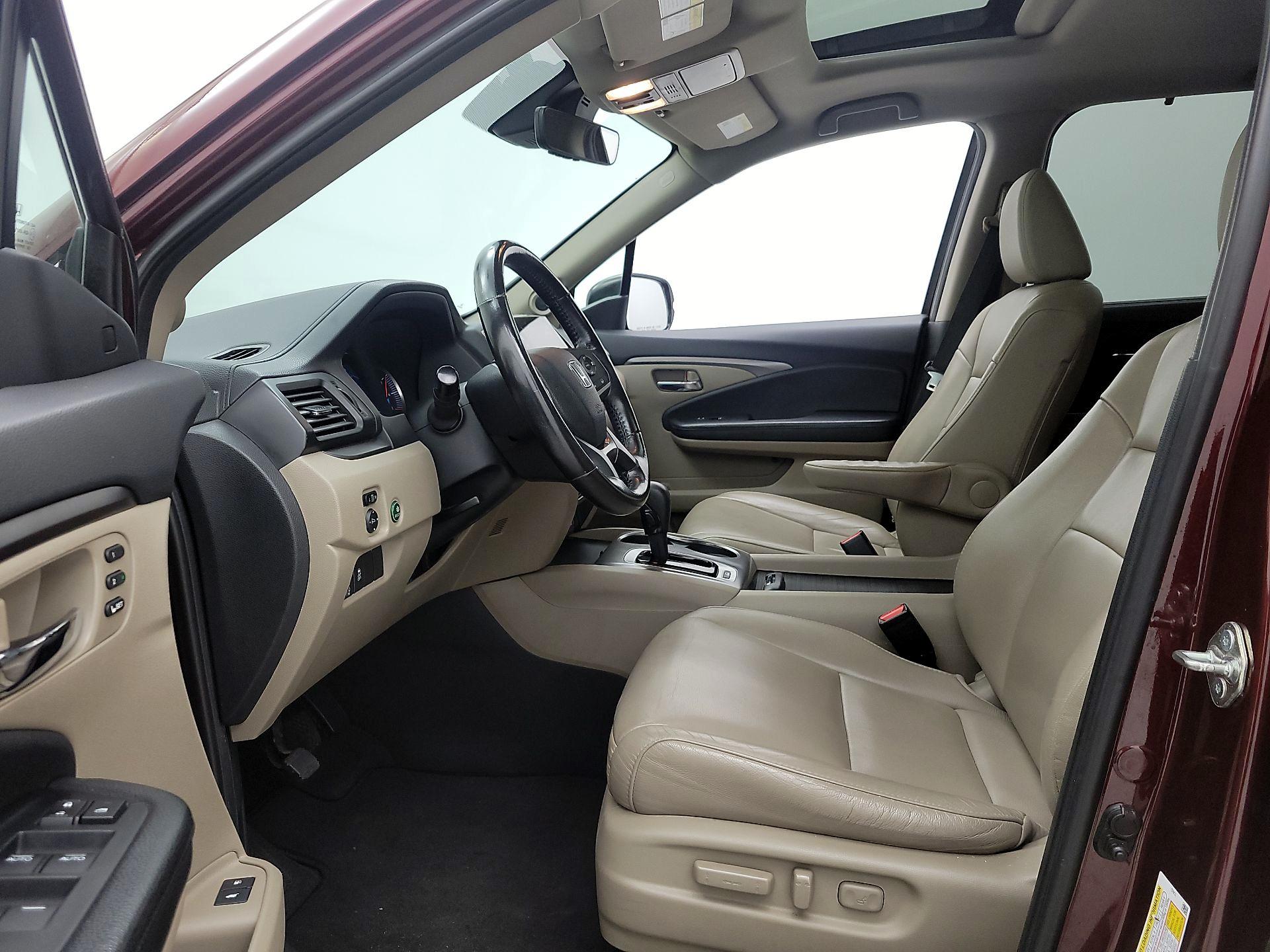 Thumbnail: 2019 Honda Pilot - 11