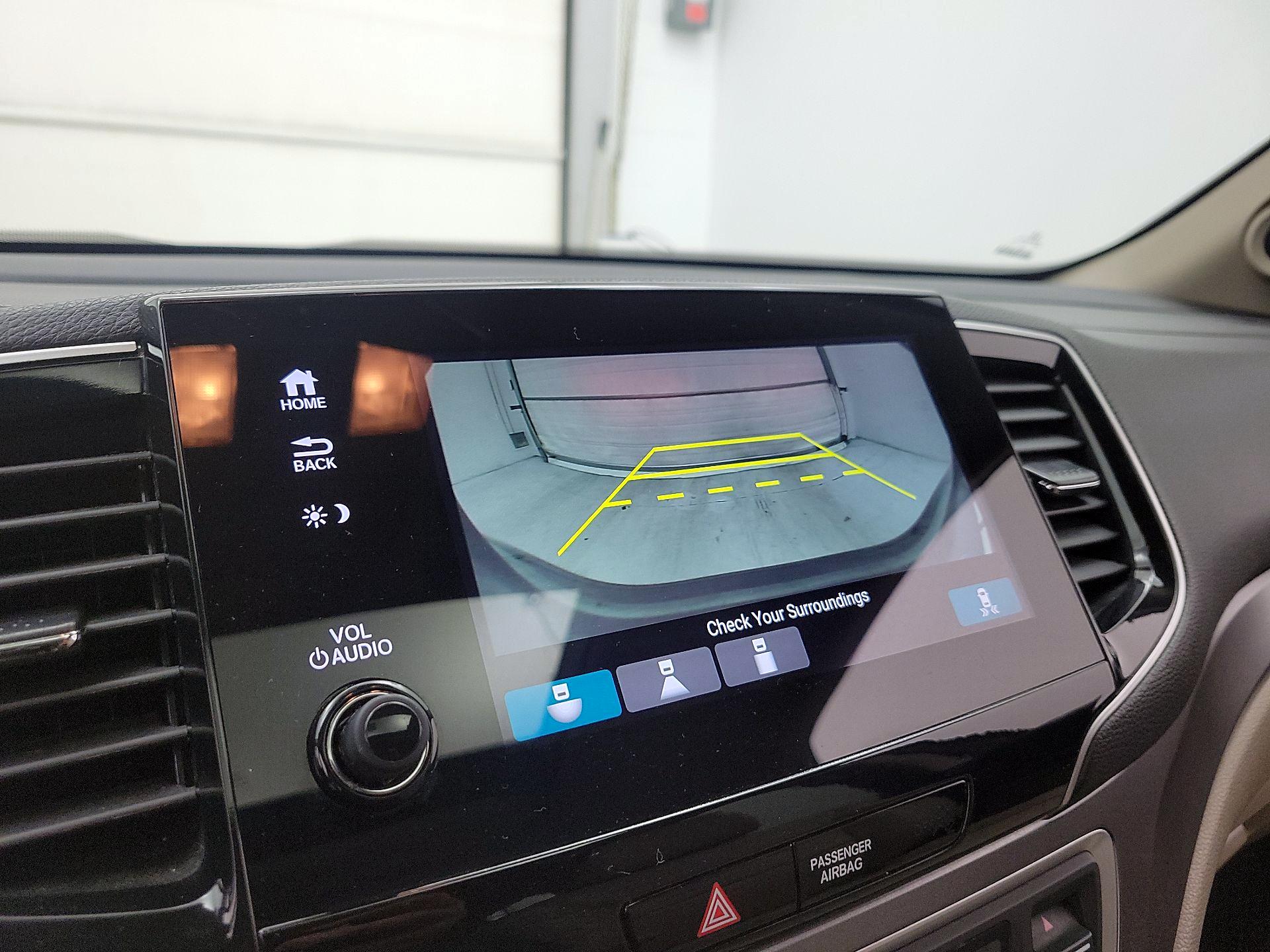 Thumbnail: 2019 Honda Pilot - 14