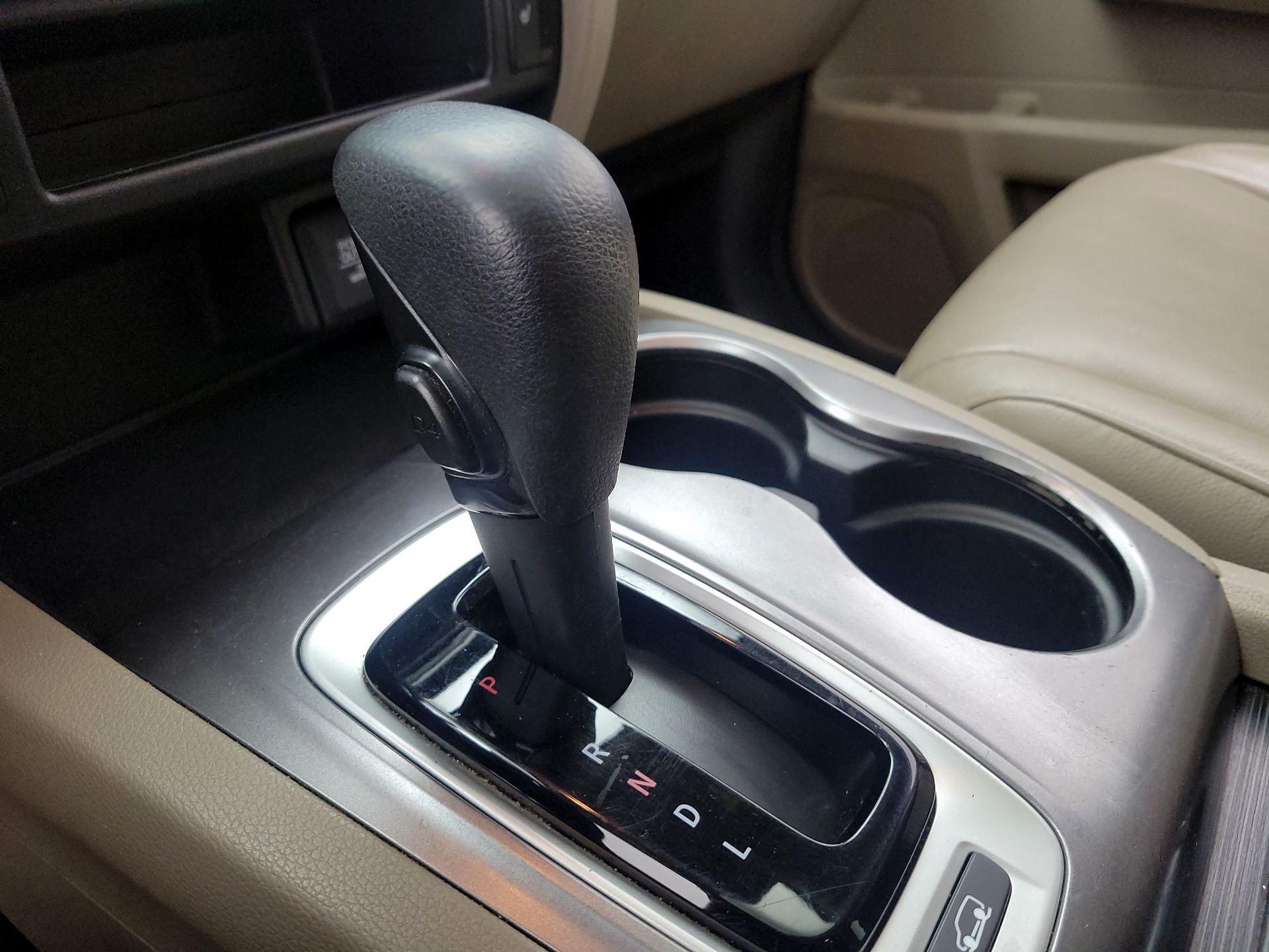 Thumbnail: 2019 Honda Pilot - 17