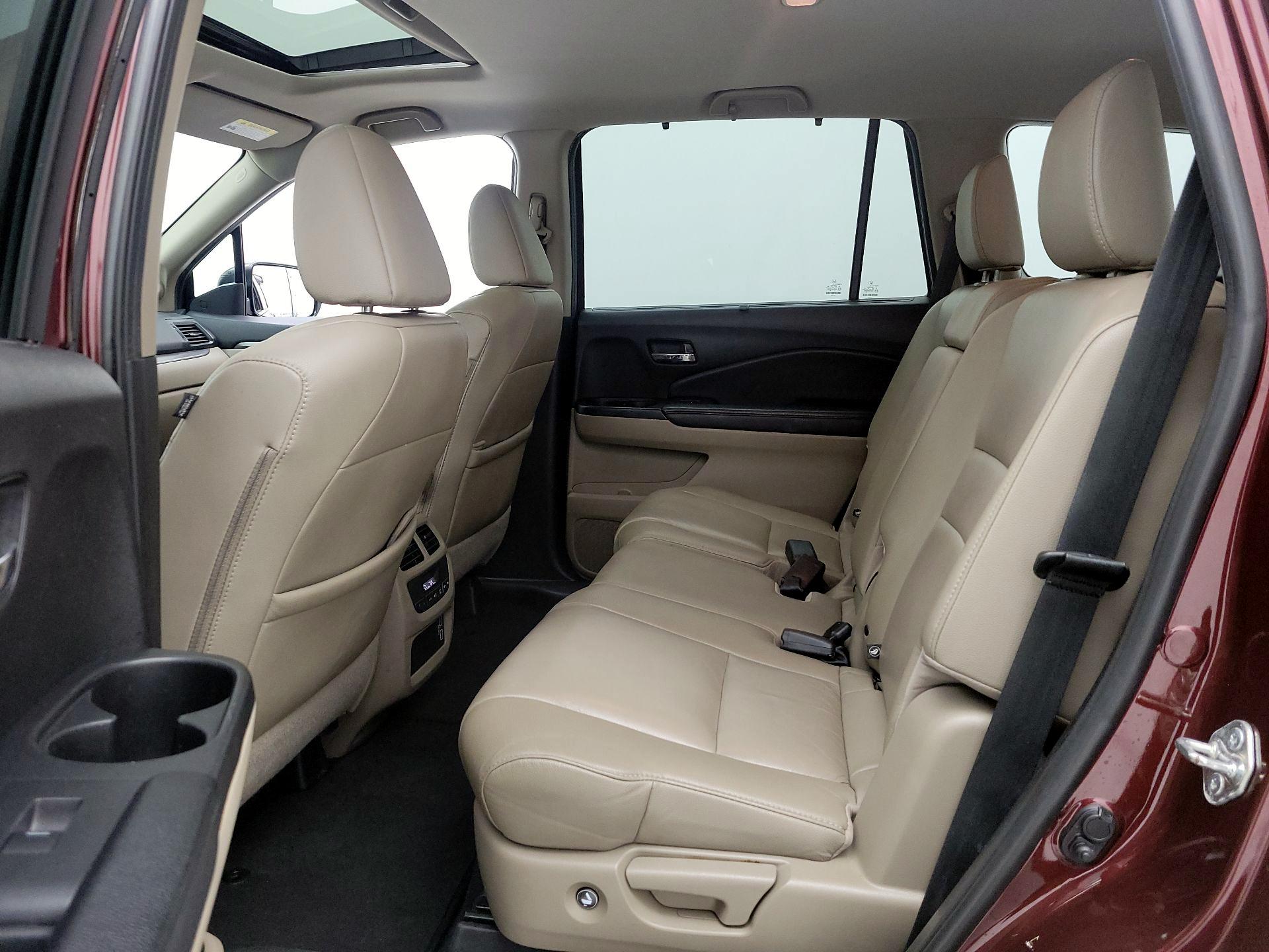 Thumbnail: 2019 Honda Pilot - 19