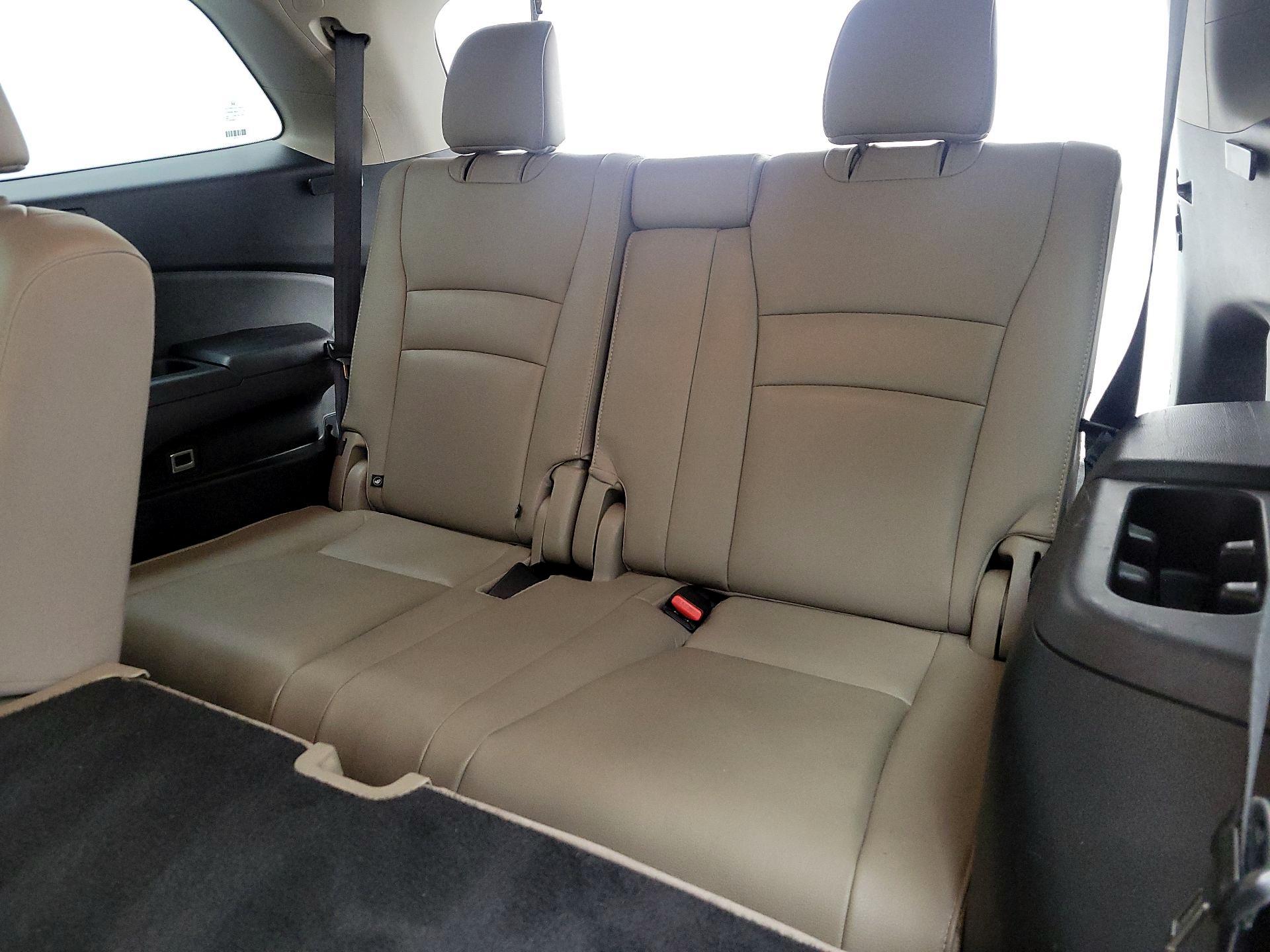 Thumbnail: 2019 Honda Pilot - 20