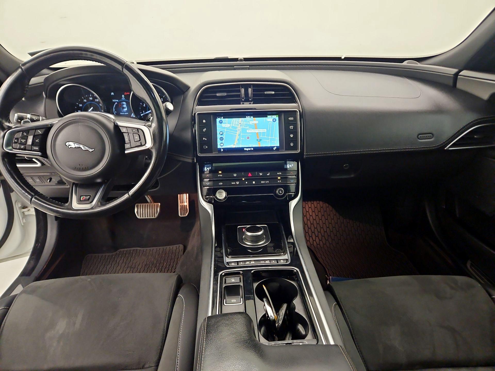 Thumbnail: 2018 Jaguar XE - 9