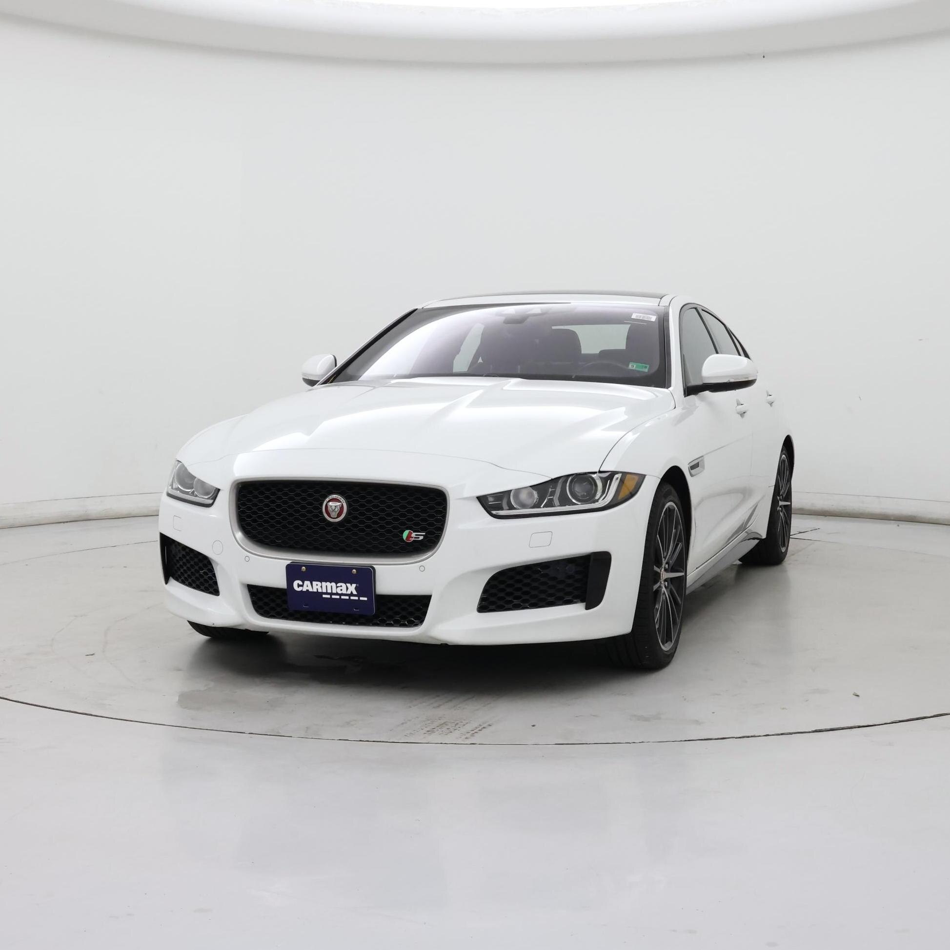 Thumbnail: 2018 Jaguar XE - 4