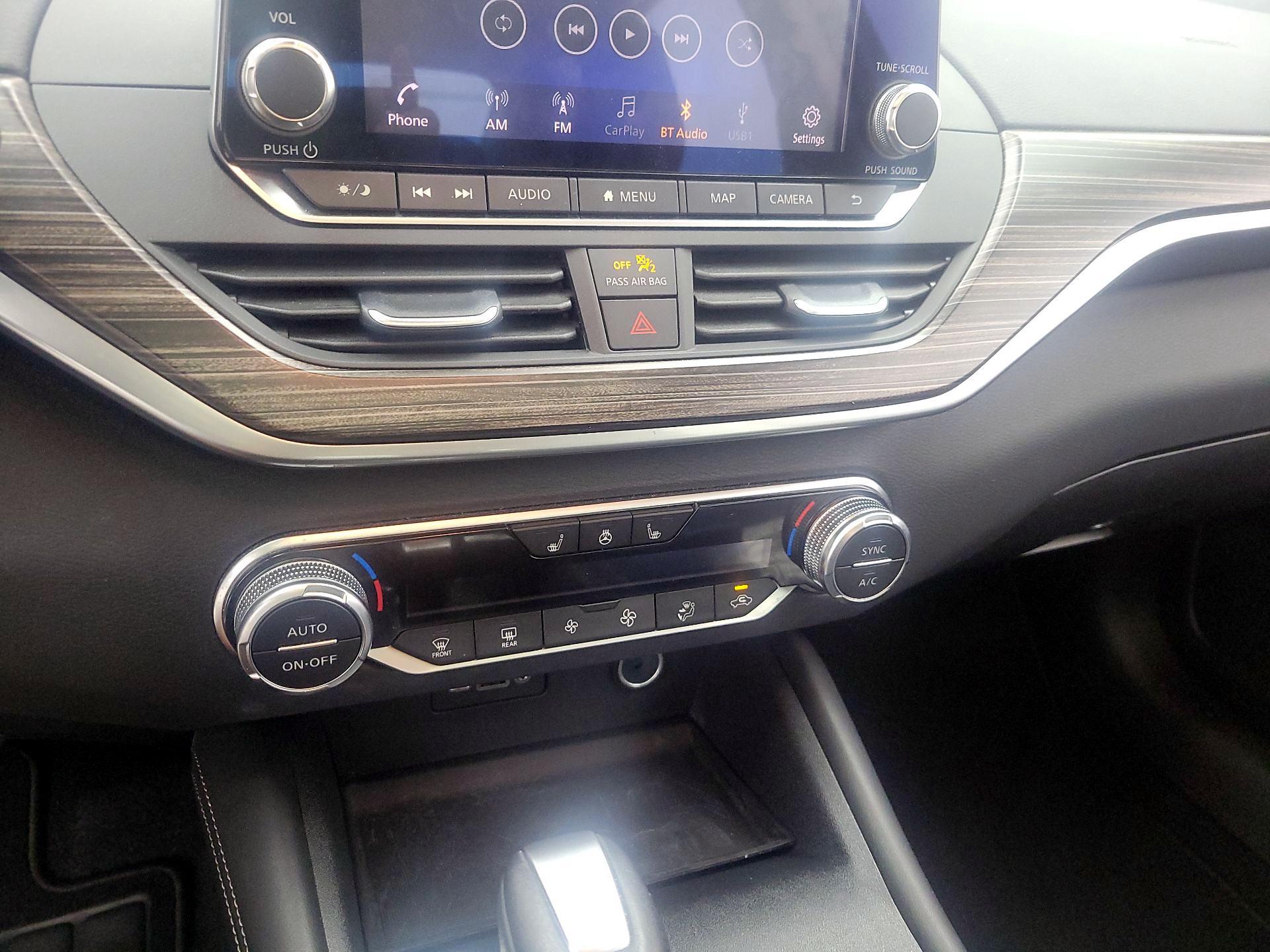 Thumbnail: 2019 Nissan Altima - 16