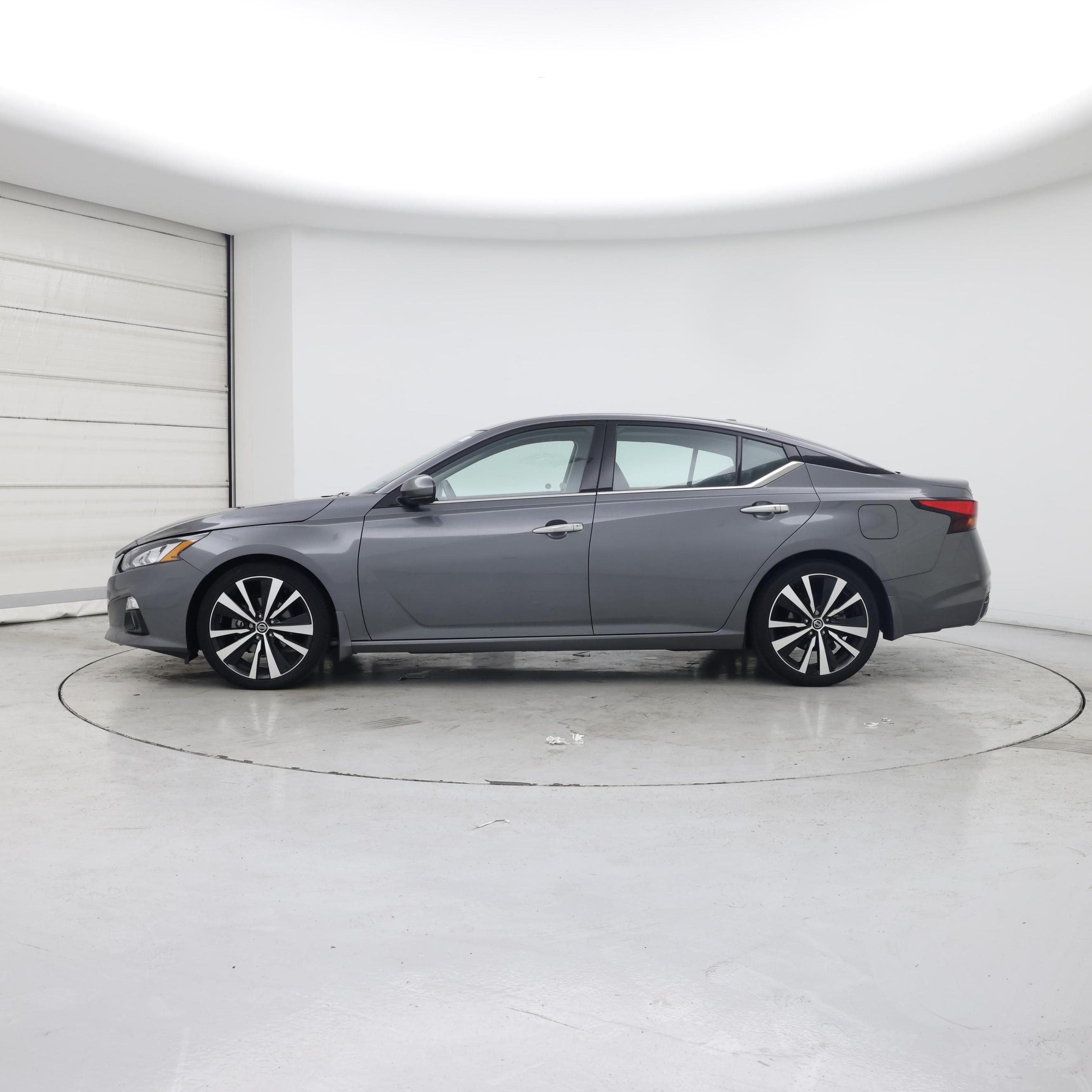 Thumbnail: 2019 Nissan Altima - 3