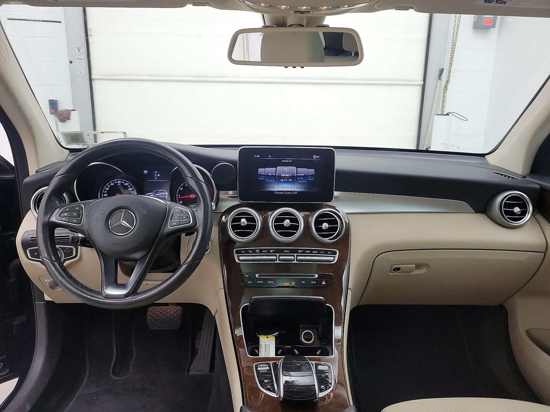 Thumbnail: 2017 Mercedes-Benz GLC - 9