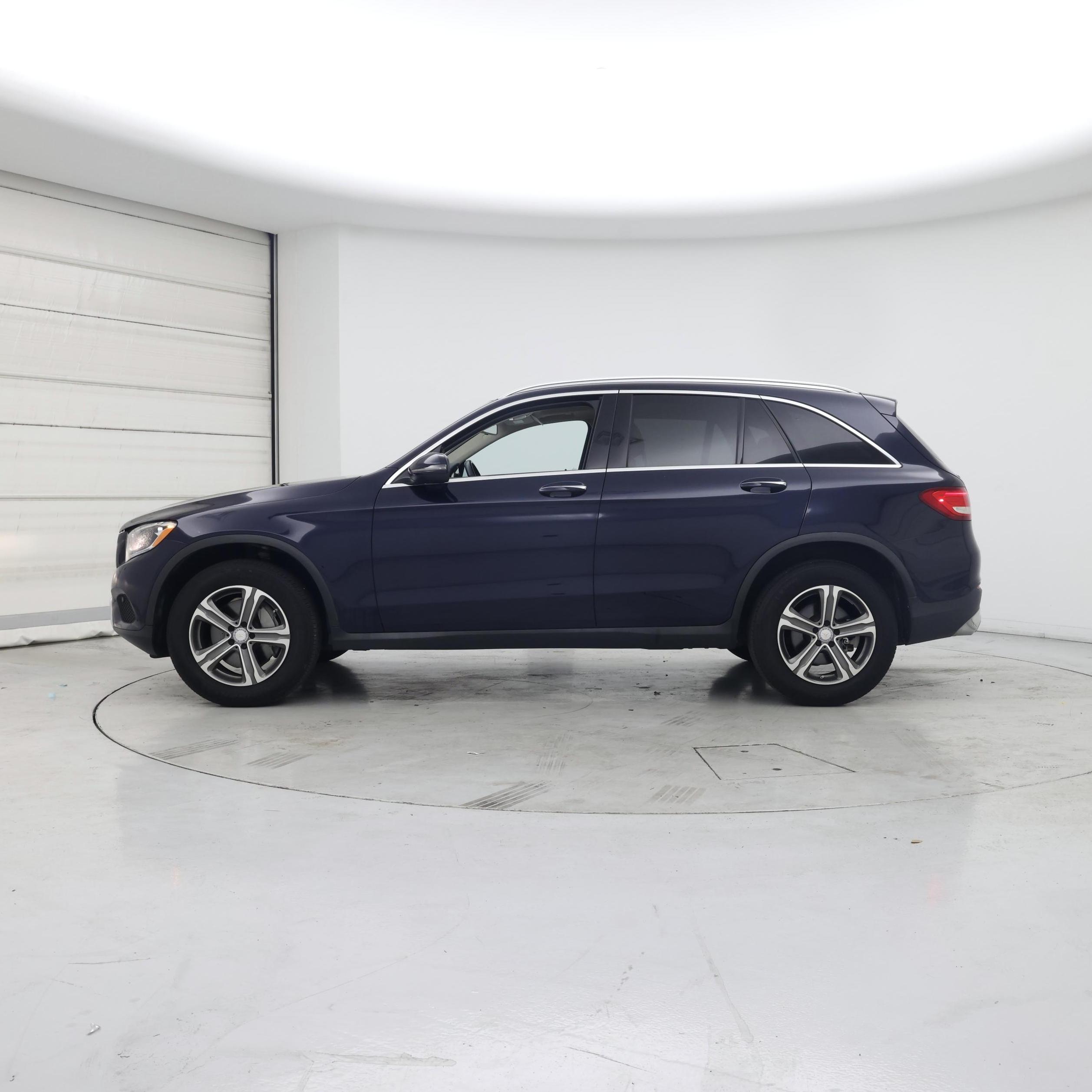 Thumbnail: 2017 Mercedes-Benz GLC - 3