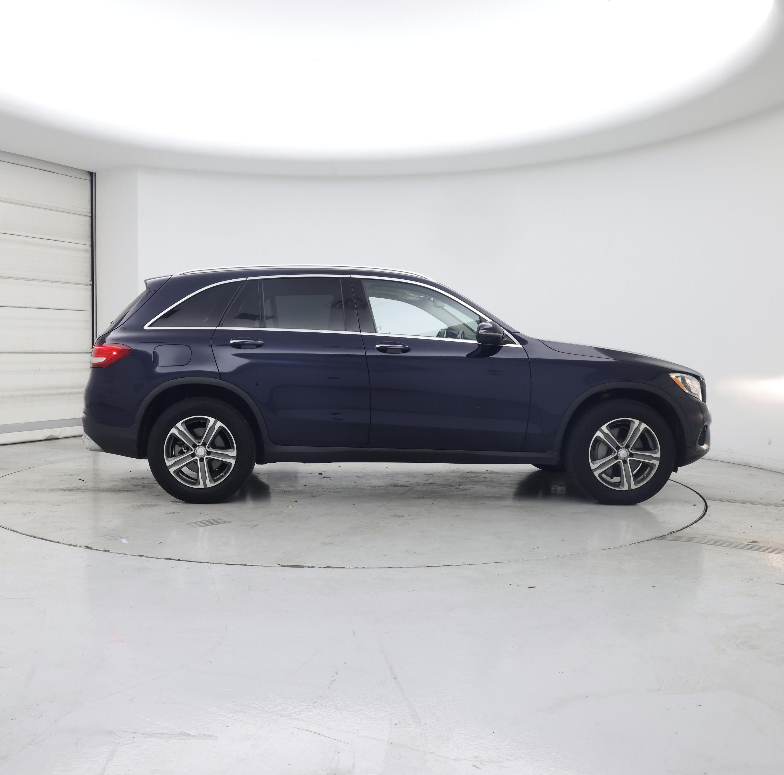 Thumbnail: 2017 Mercedes-Benz GLC - 7