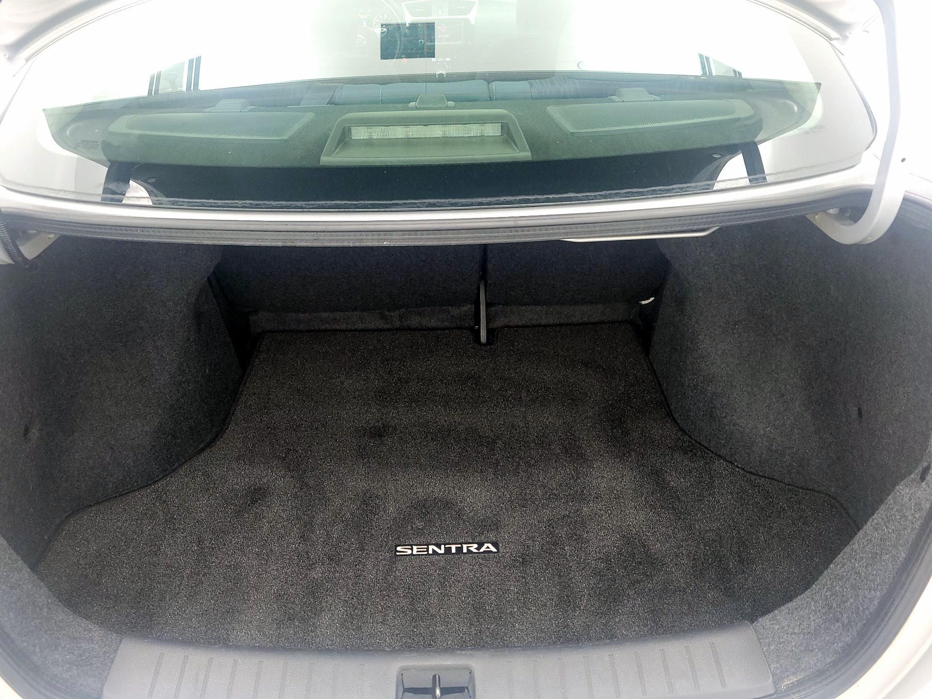 Thumbnail: 2019 Nissan Sentra - 19