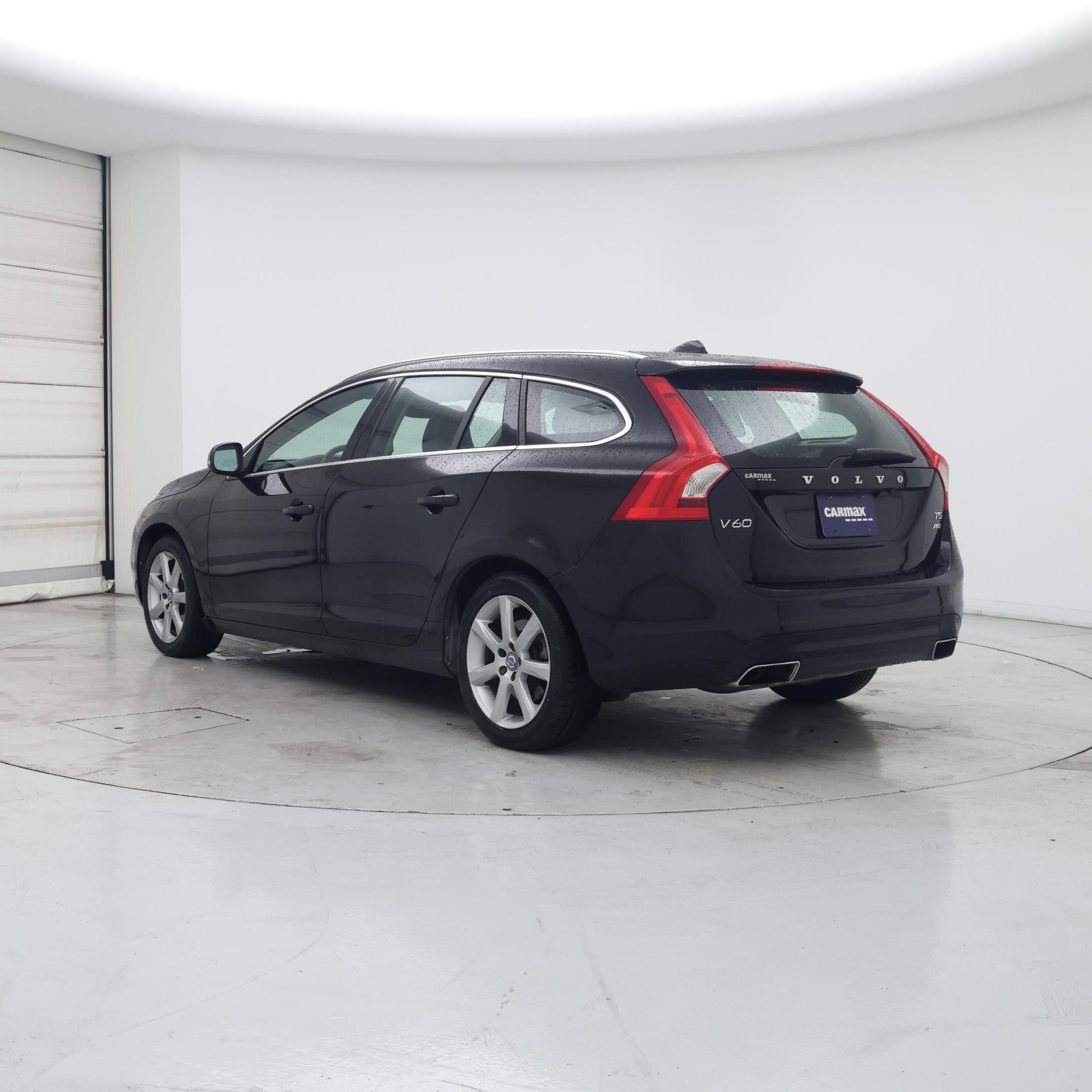 Thumbnail: 2017 Volvo V60 - 2