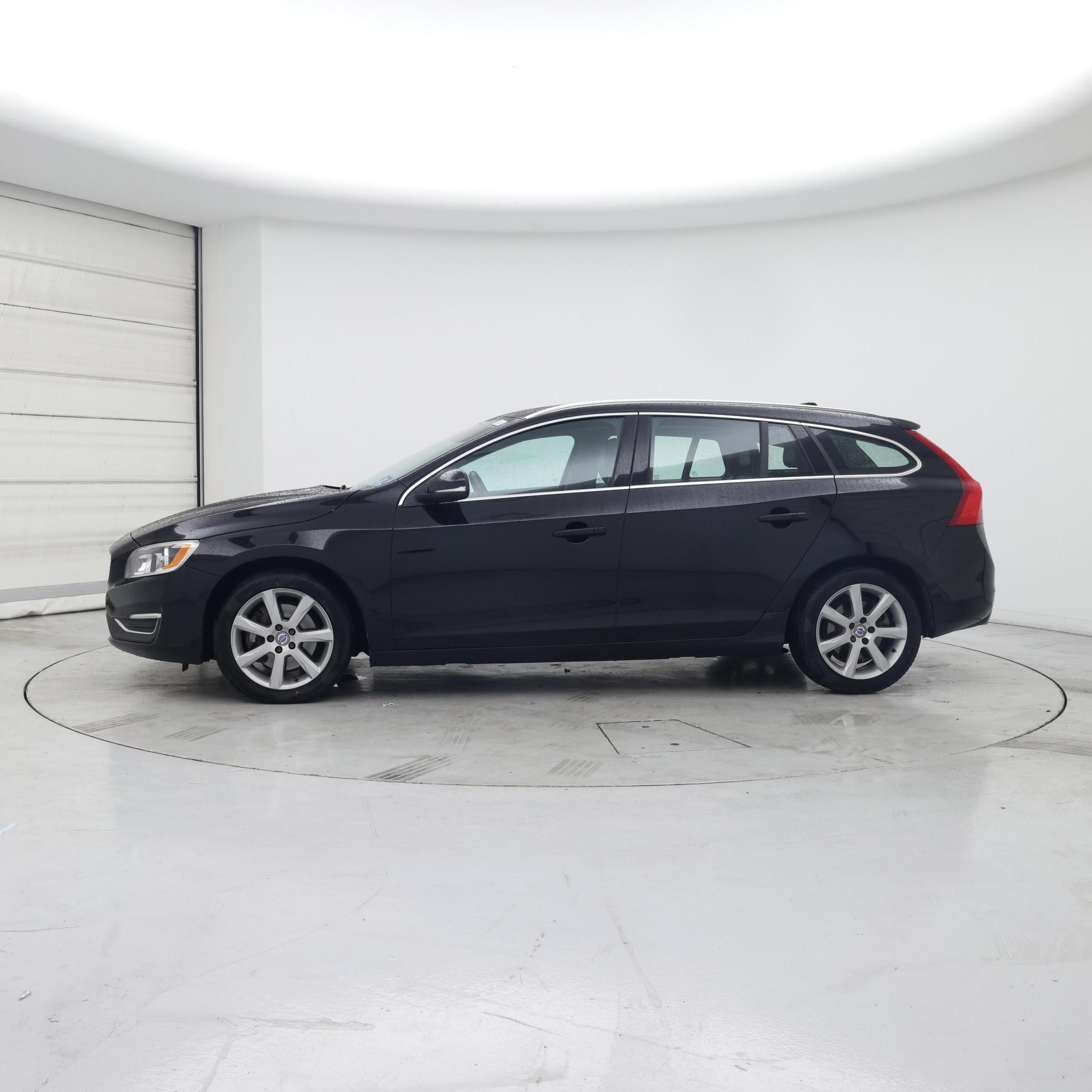 Thumbnail: 2017 Volvo V60 - 3