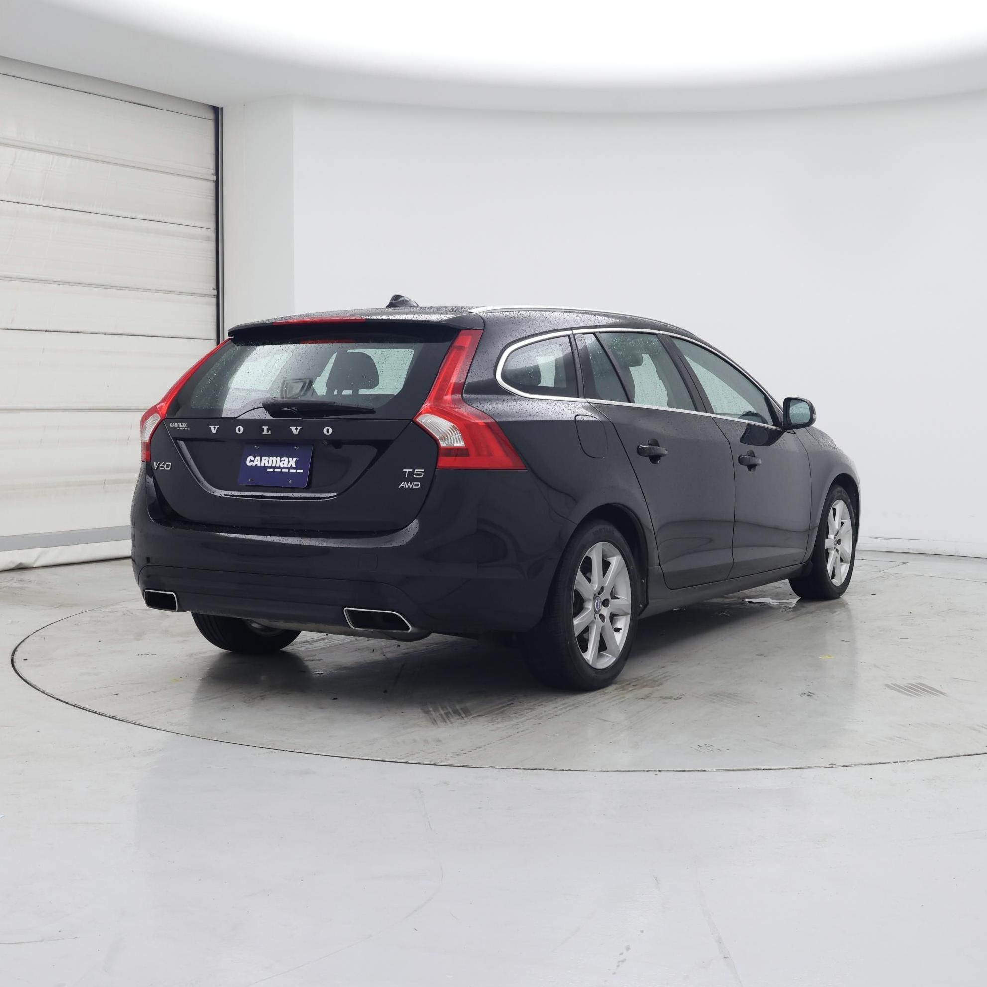 Thumbnail: 2017 Volvo V60 - 8