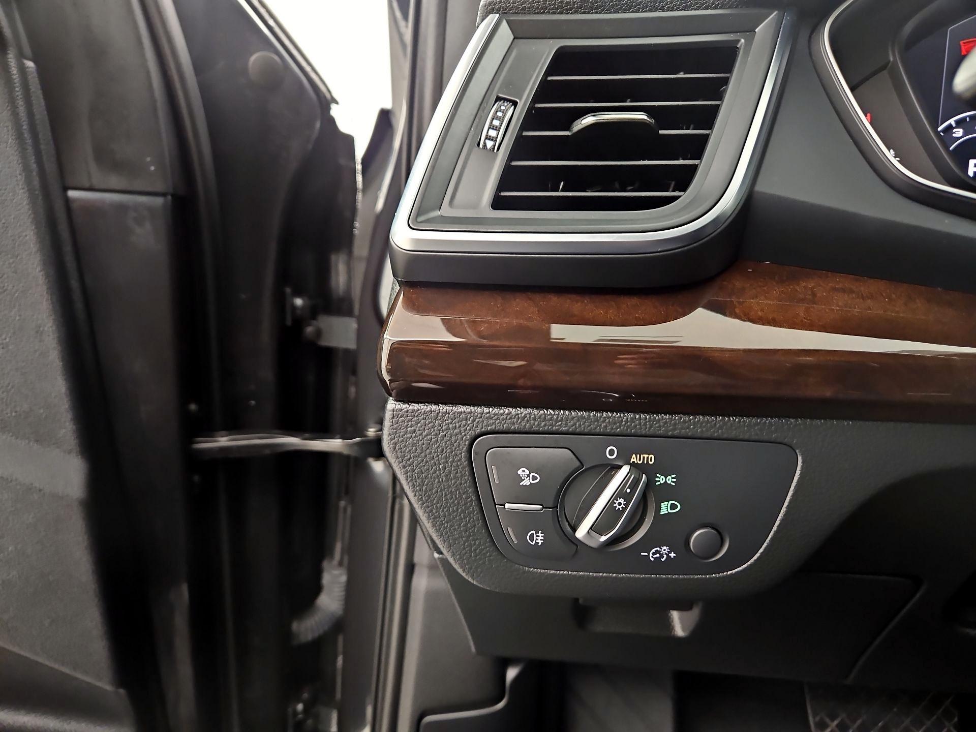 Thumbnail: 2019 Audi Q5 - 13