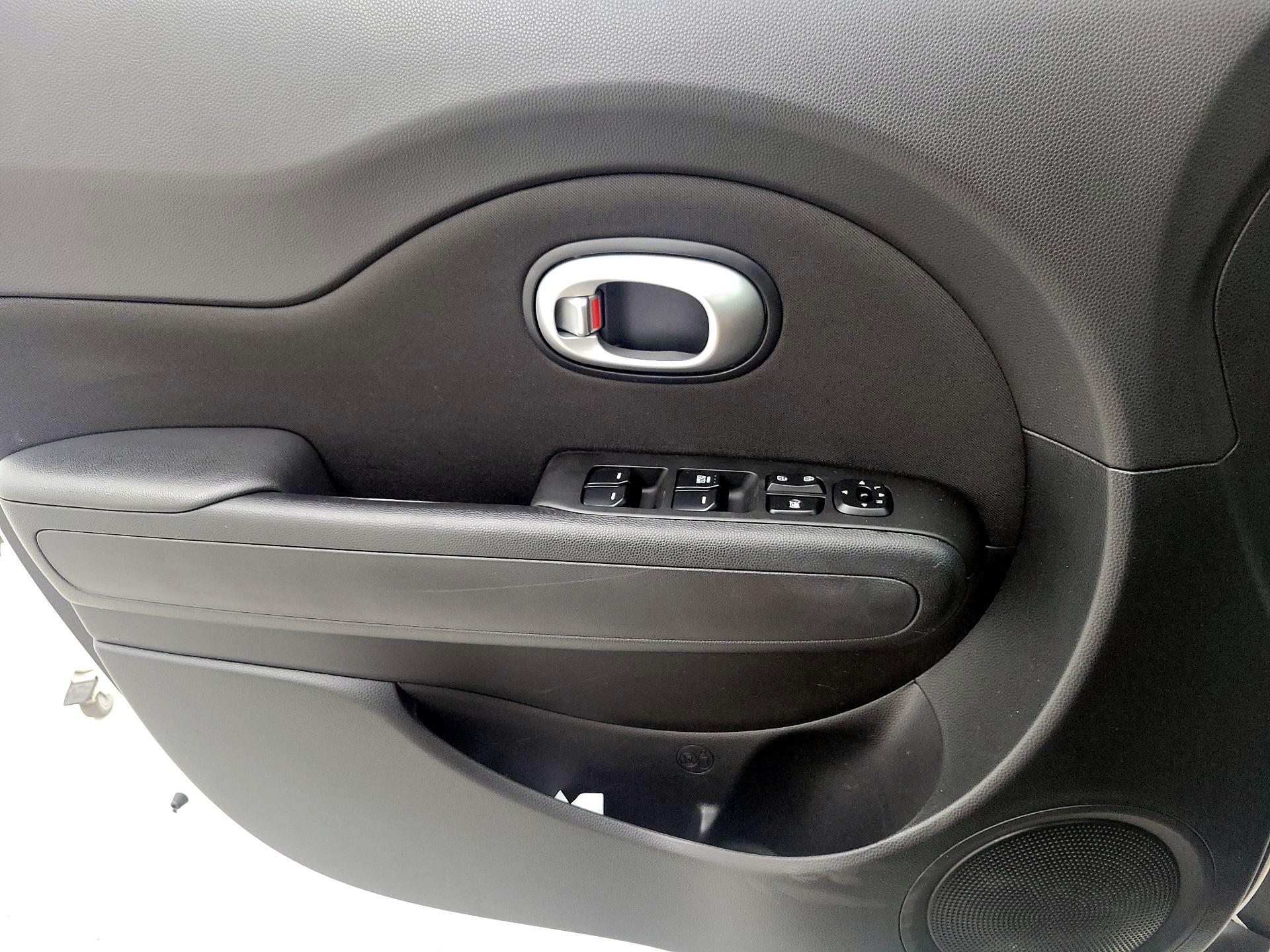 Thumbnail: 2016 Kia Soul - 12