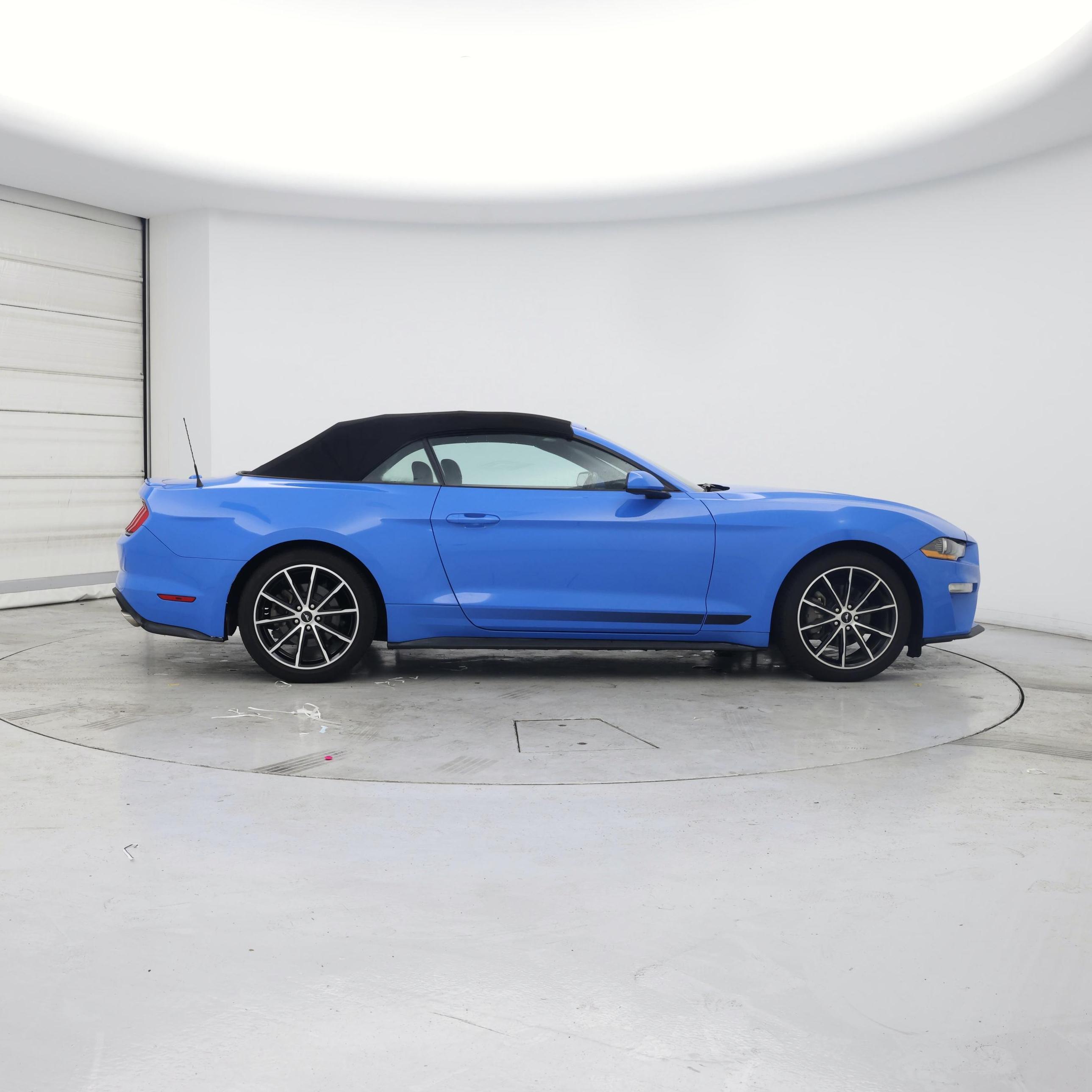 Thumbnail: 2022 Ford Mustang - 7