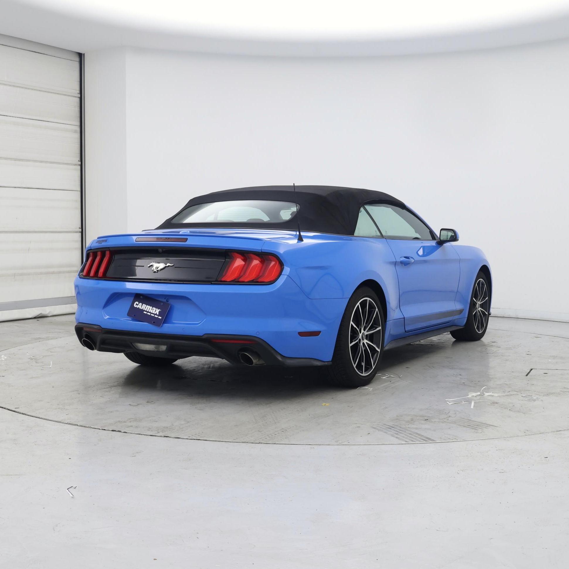 Thumbnail: 2022 Ford Mustang - 8