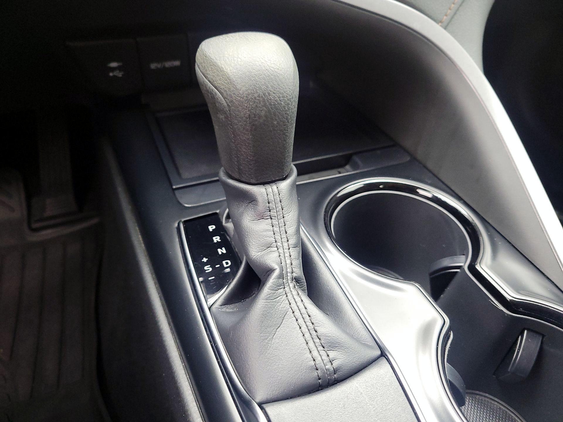 Thumbnail: 2019 Toyota Camry - 17
