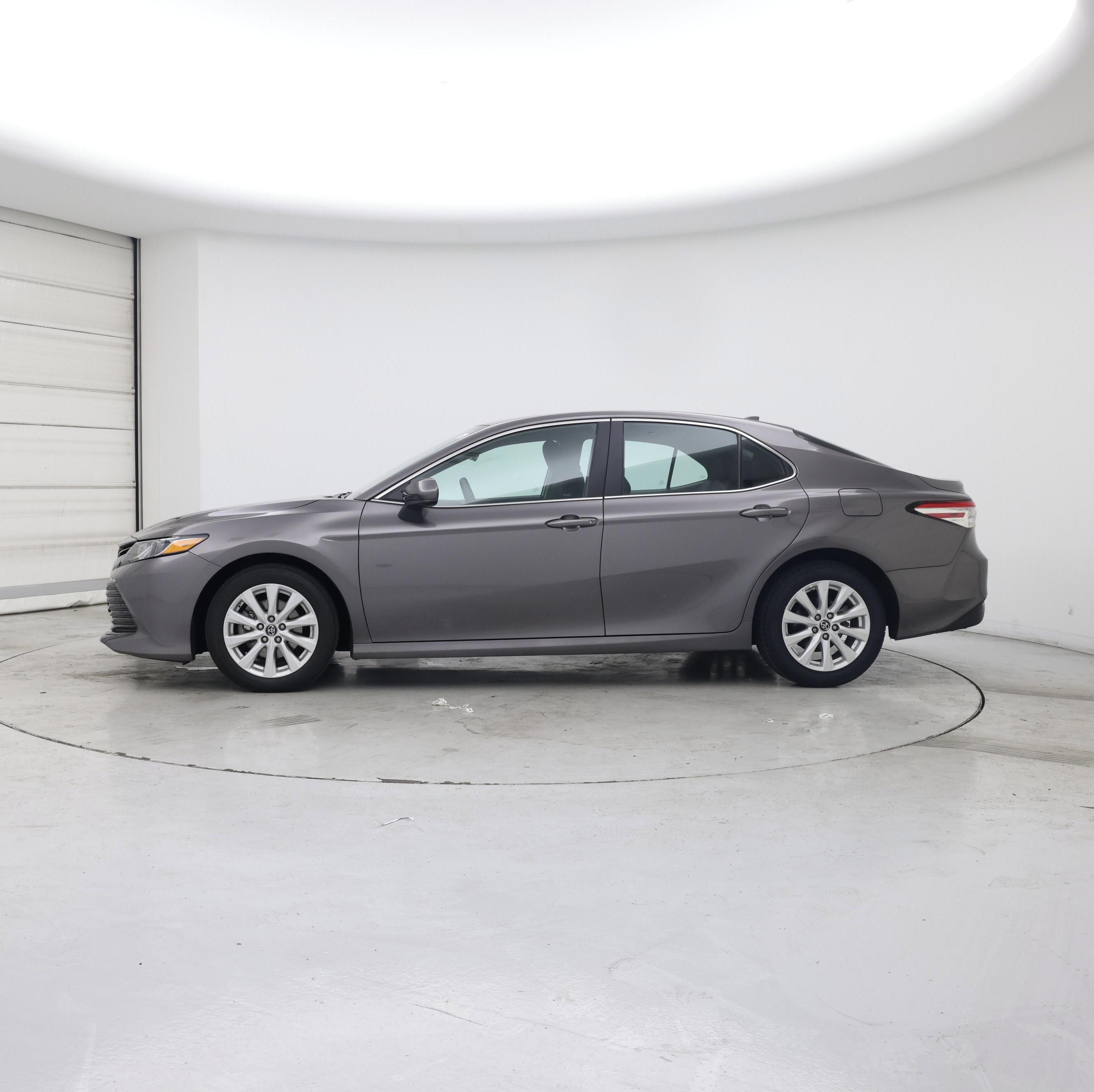 Thumbnail: 2019 Toyota Camry - 3