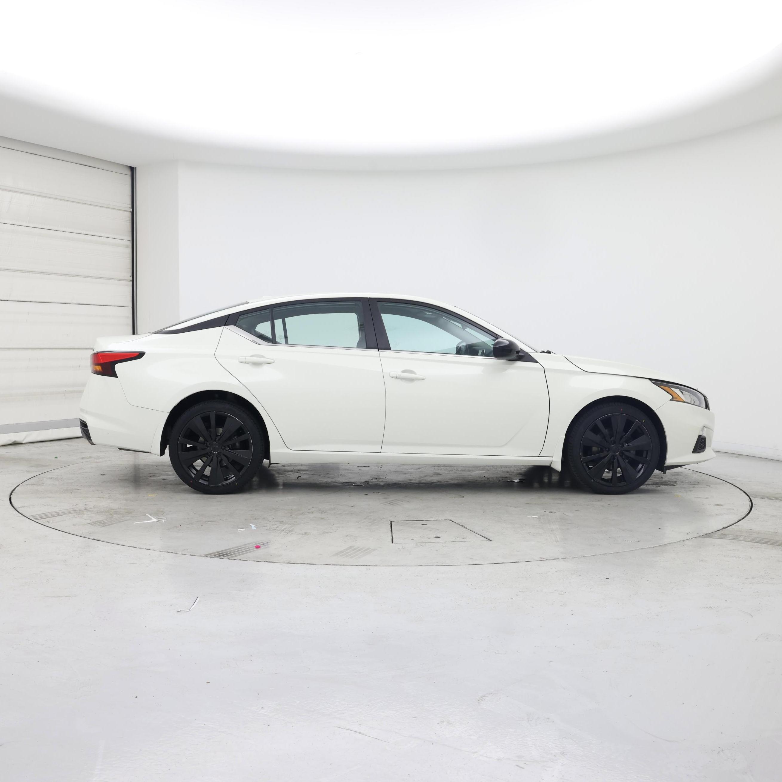 Thumbnail: 2021 Nissan Altima - 7