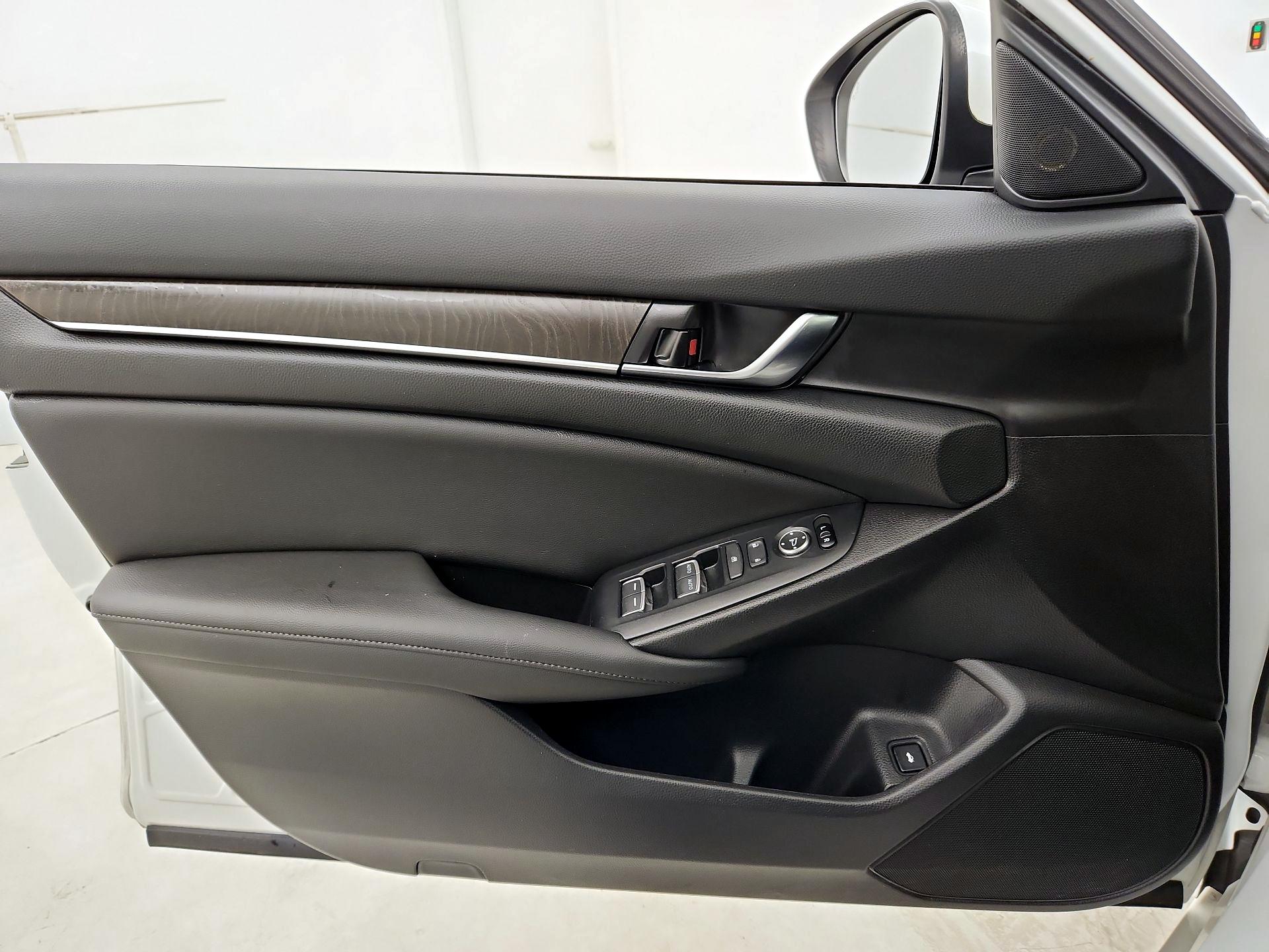 Thumbnail: 2020 Honda Accord - 12