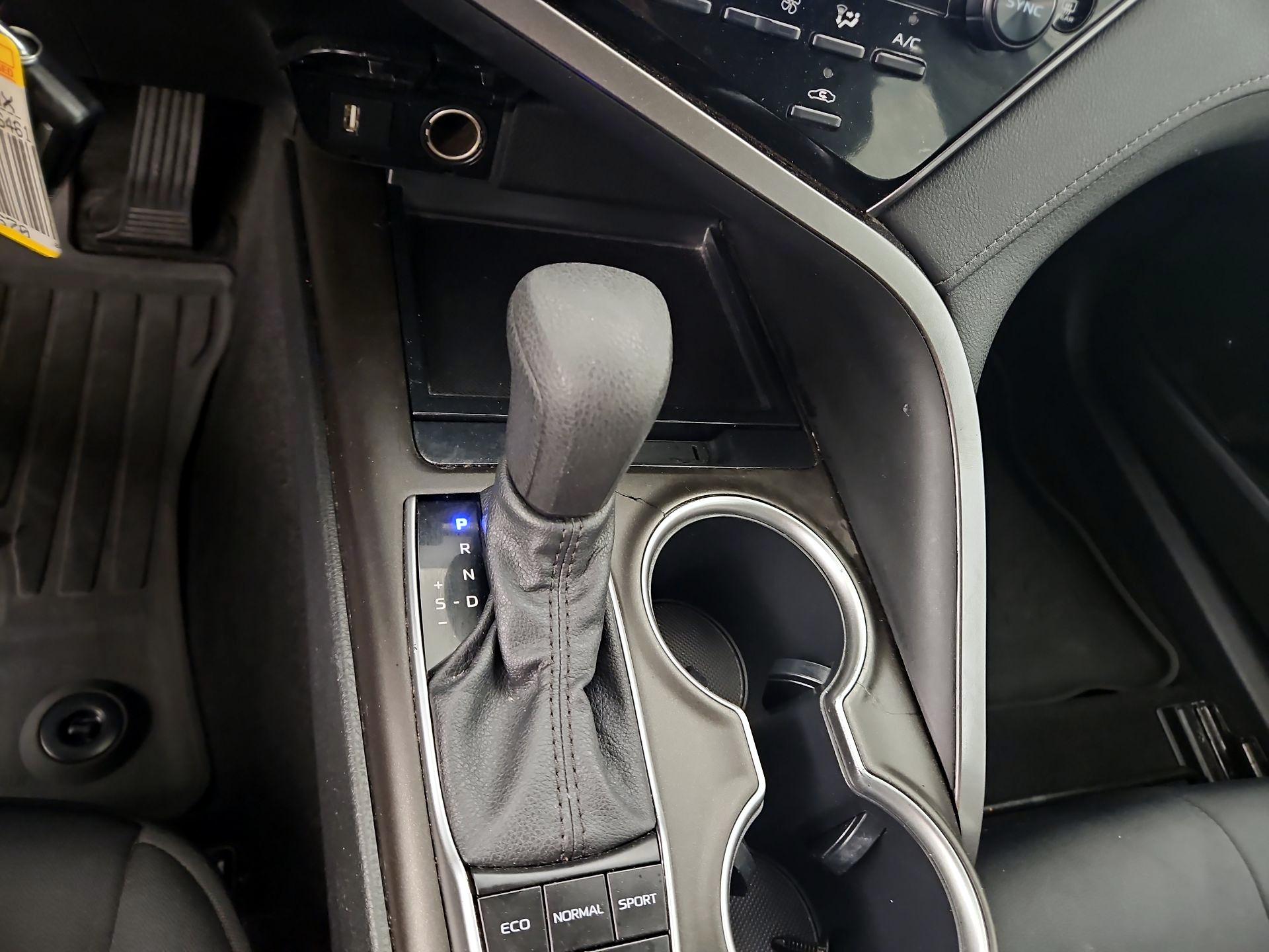 Thumbnail: 2022 Toyota Camry - 17