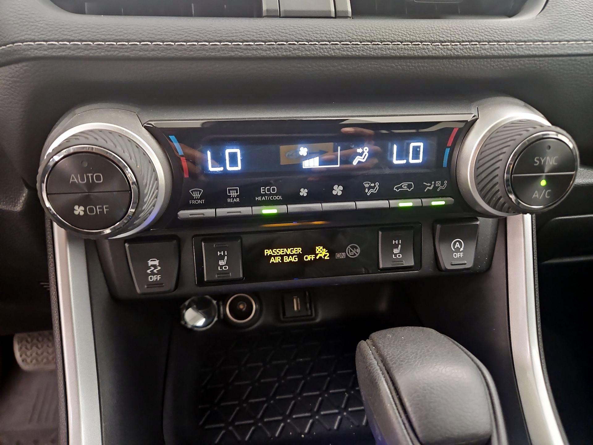 Thumbnail: 2021 Toyota RAV4 - 16