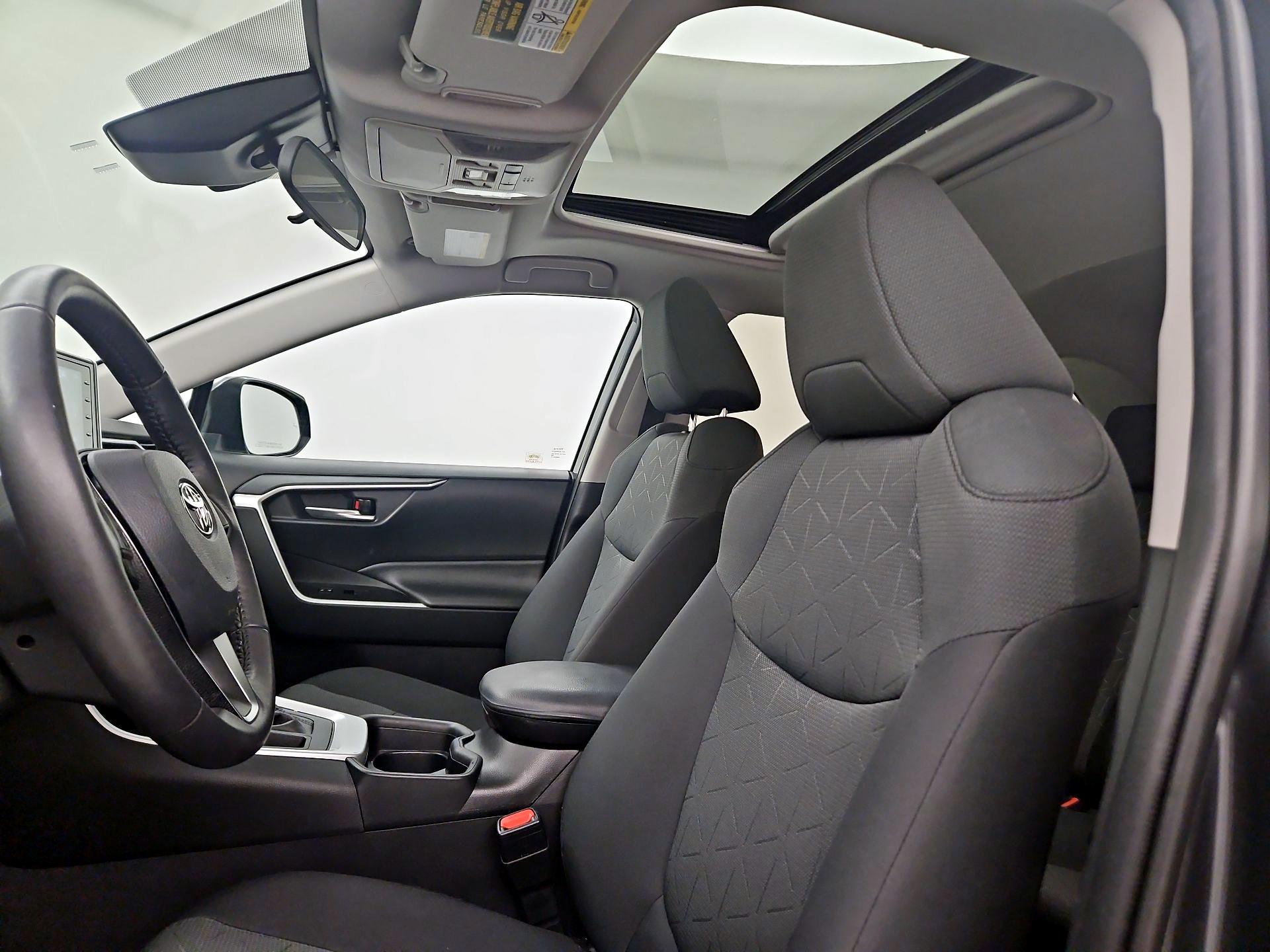 Thumbnail: 2021 Toyota RAV4 - 19