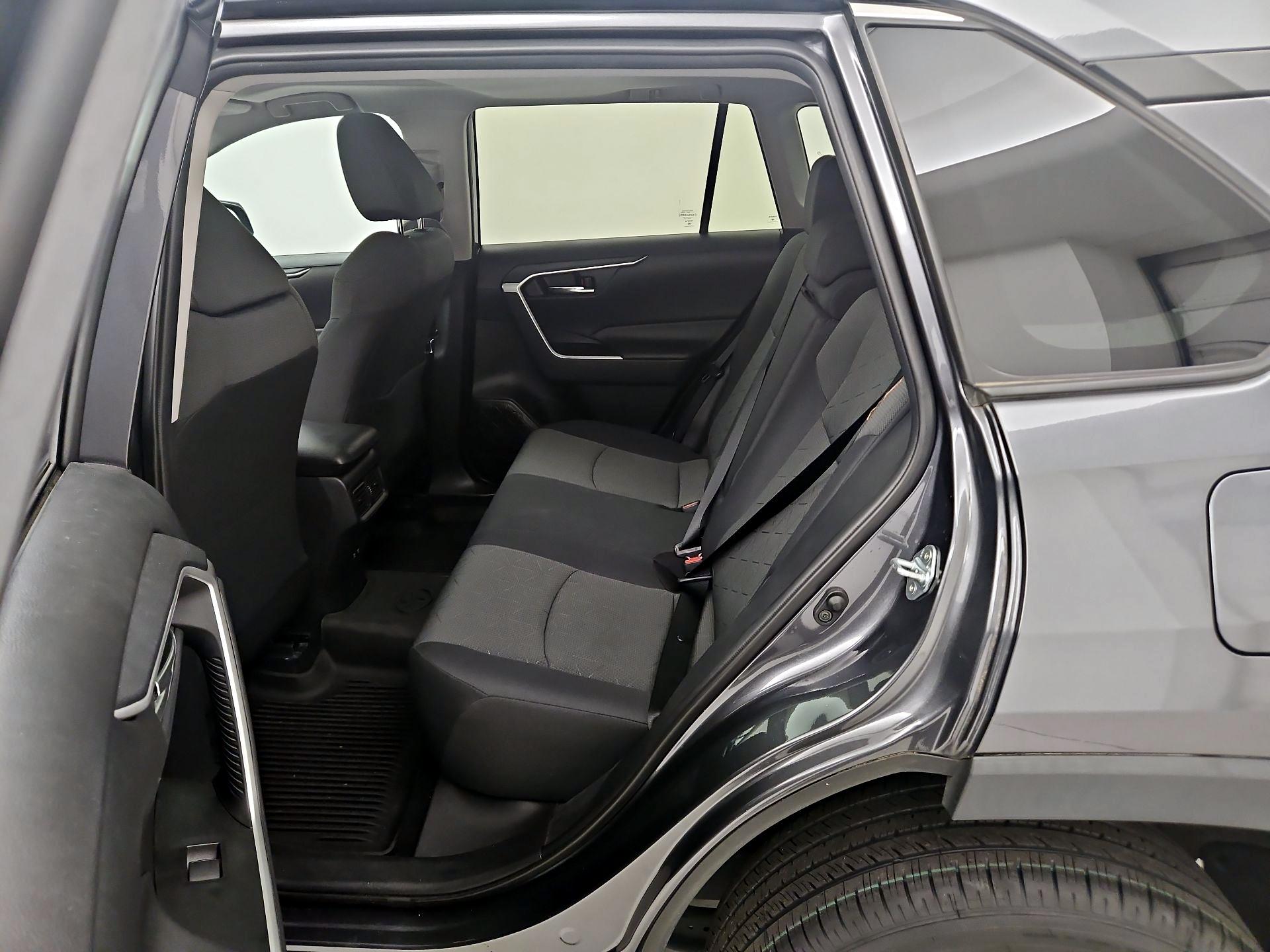 Thumbnail: 2021 Toyota RAV4 - 20