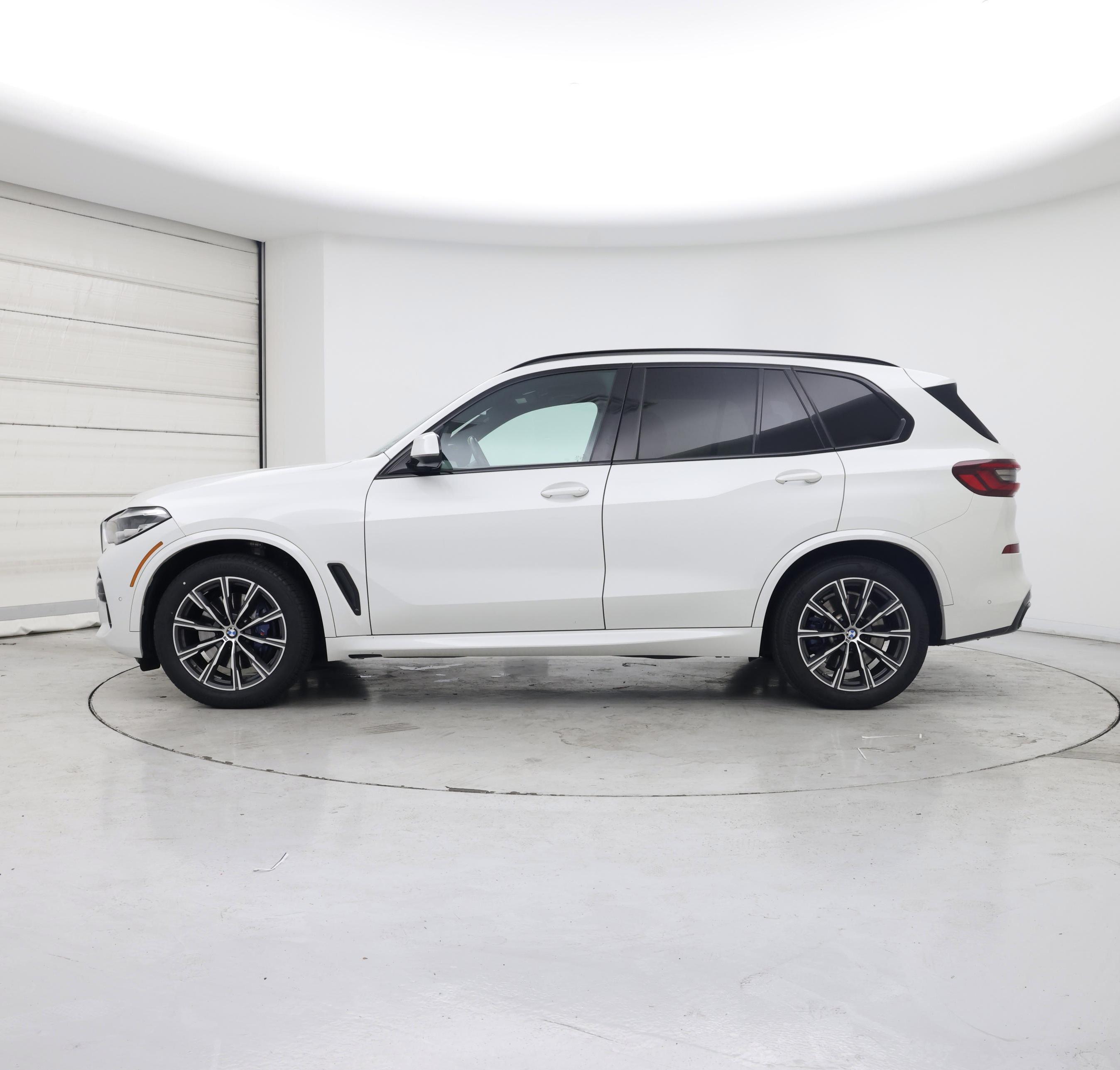 Thumbnail: 2021 BMW X5 - 3