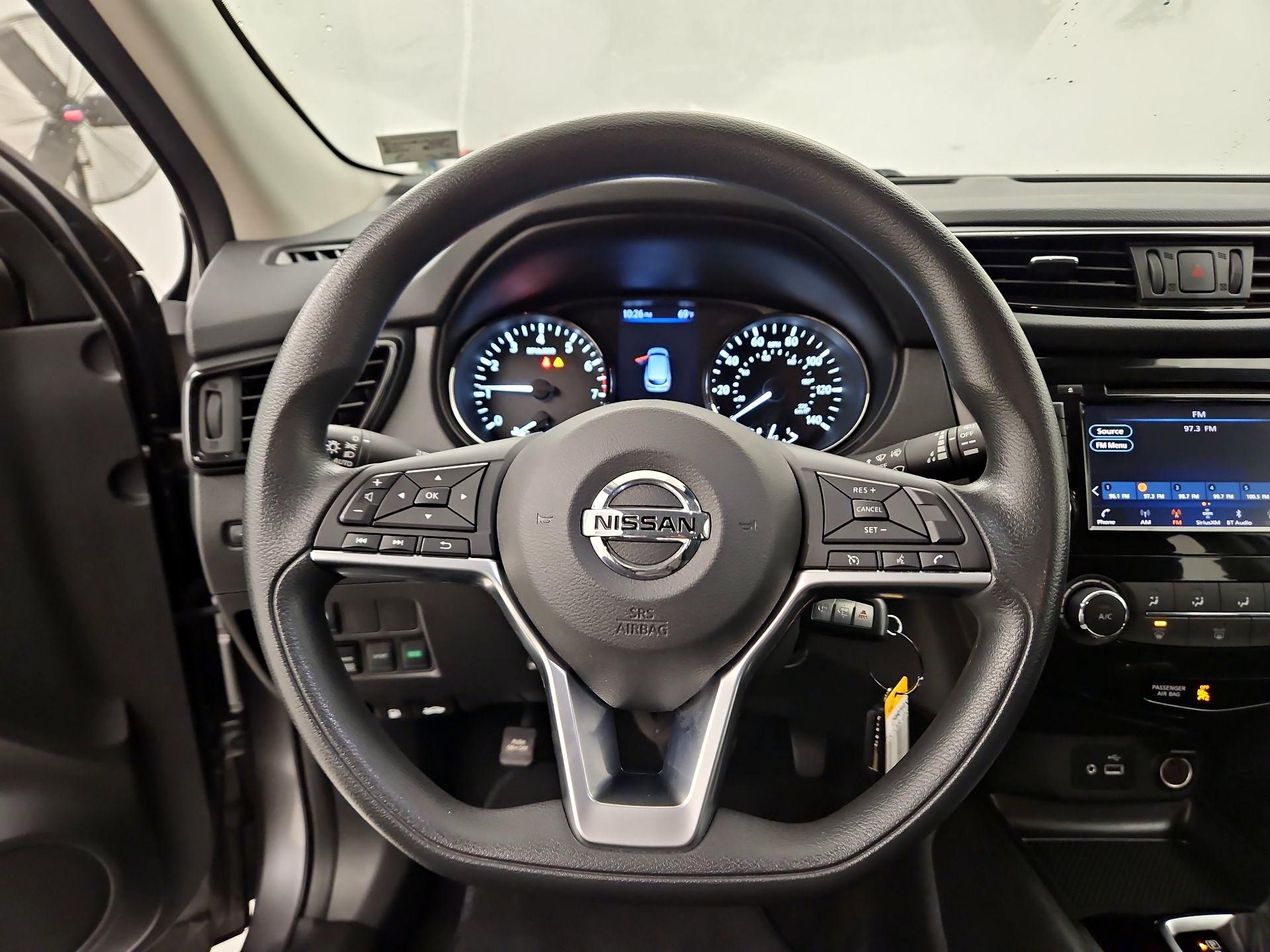 Thumbnail: 2020 Nissan Rogue Sport - 10