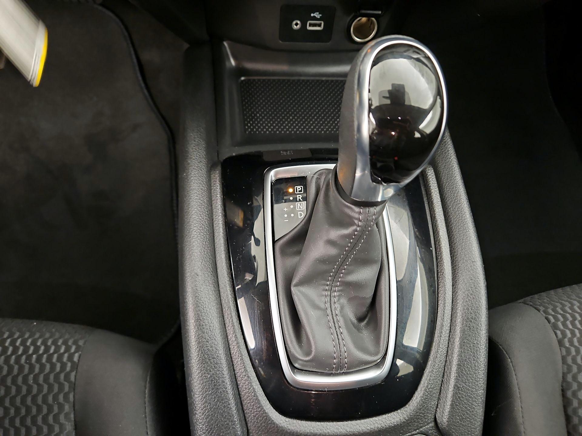 Thumbnail: 2020 Nissan Rogue Sport - 17
